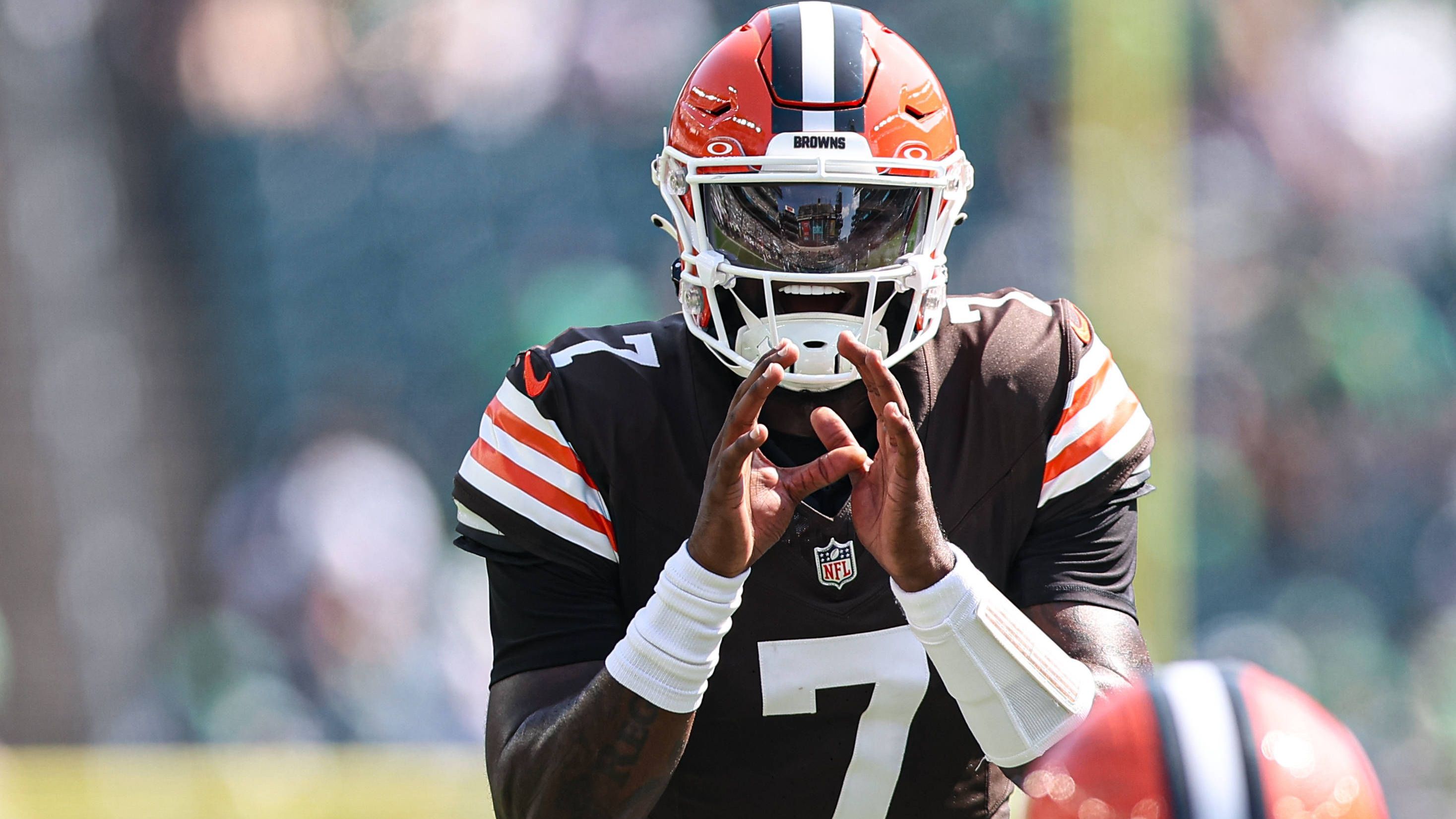 <strong>Tyler Huntley (Cleveland Browns)</strong><br>20 Tage nach seiner Verpflichtung ist die Zeit von Quarterback Tyler Huntley bei den Browns schon wieder vorbei. Das Team hat Huntley am Sonntag gecuttet. Durch das Aus des 27-Jährigen stehen mit Joe Flacco, Kenny Pickett und den beiden Rookies Shedeur Sanders und Dillon Gabriel nun vier Quarterbacks im Kader der Browns.