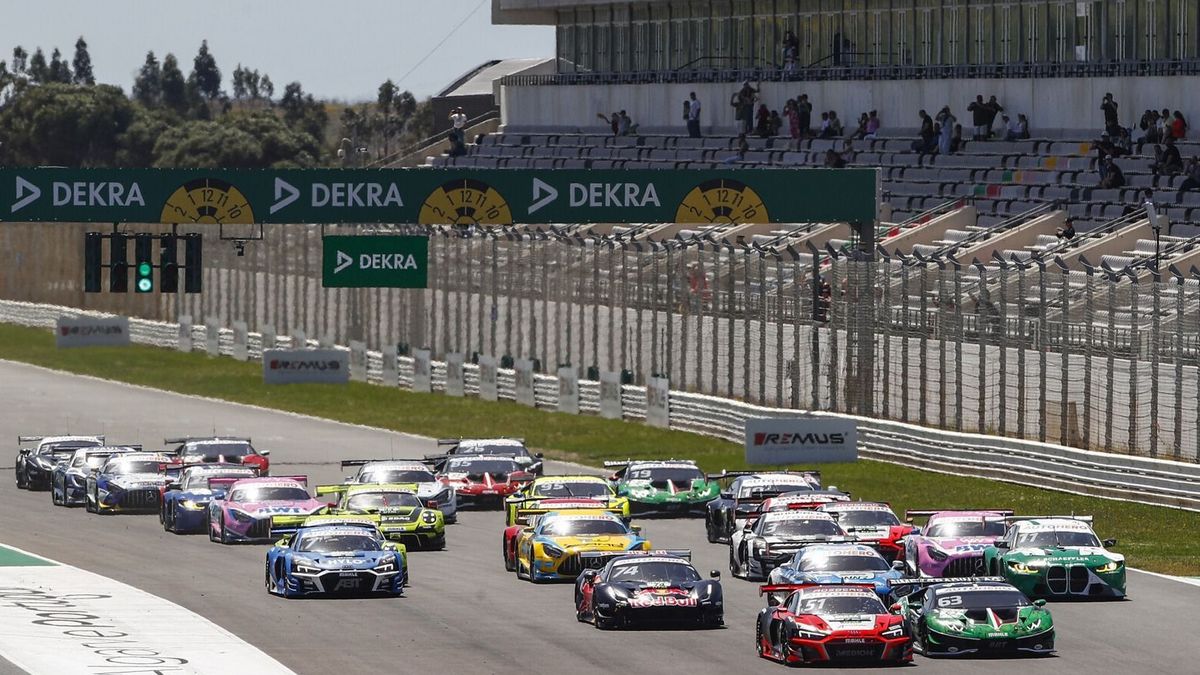 Die Ampel ist in der DTM nur von den vorderen Startpositionen sichtbar