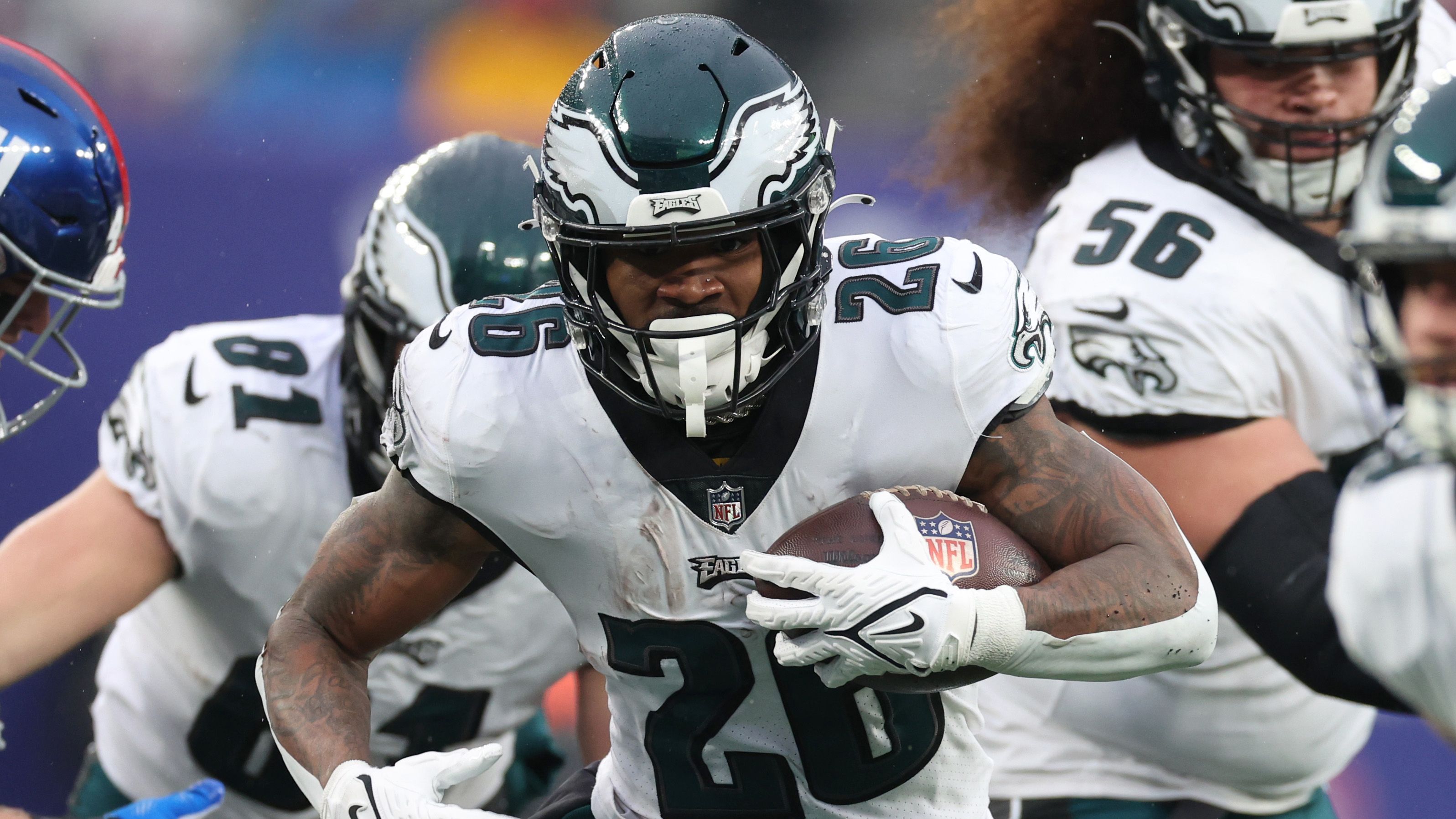 
                <strong>Miles Sanders: Landing Spots in der Free Agency</strong><br>
                Miles Sanders geht nach einer starken Saison mit den Philadelphia Eagles, die jedoch mit dem verlorenen Super Bowl gegen die Kansas City Chiefs ungekrönt blieb, in eine offene Zukunft. Der Running Back imponierte besonders in Richtung Postseason immer mehr und wird nun zum Free Agent. Auf seiner Position ist Sanders einer der interessantesten Spieler auf dem freien Markt. 
              