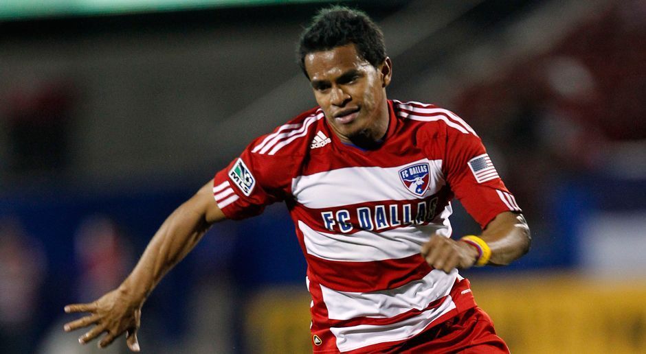 
                <strong>2010: David Ferreira (FC Dallas)</strong><br>
                2010: David Ferreira (FC Dallas). Der offensive Mittelfeldspieler hatte mit 13 Vorlagen erheblichen Anteil am Finaleinzug seines FC Dallas im Jahre 2010. Dort musste sich der Klub des Kolumbianers allerdings mit 1:2 den Colorado Rapids geschlagen werden.
              