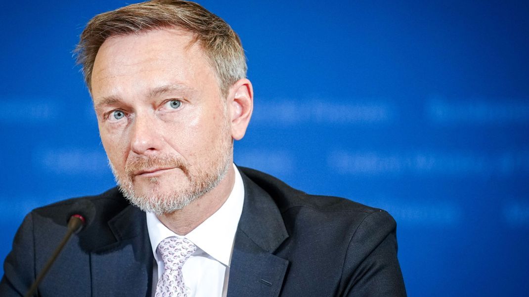 Lindner bezweifelt, dass Deutschland mit der Vier-Tage-Woche seinen Wohlstand halten kann.