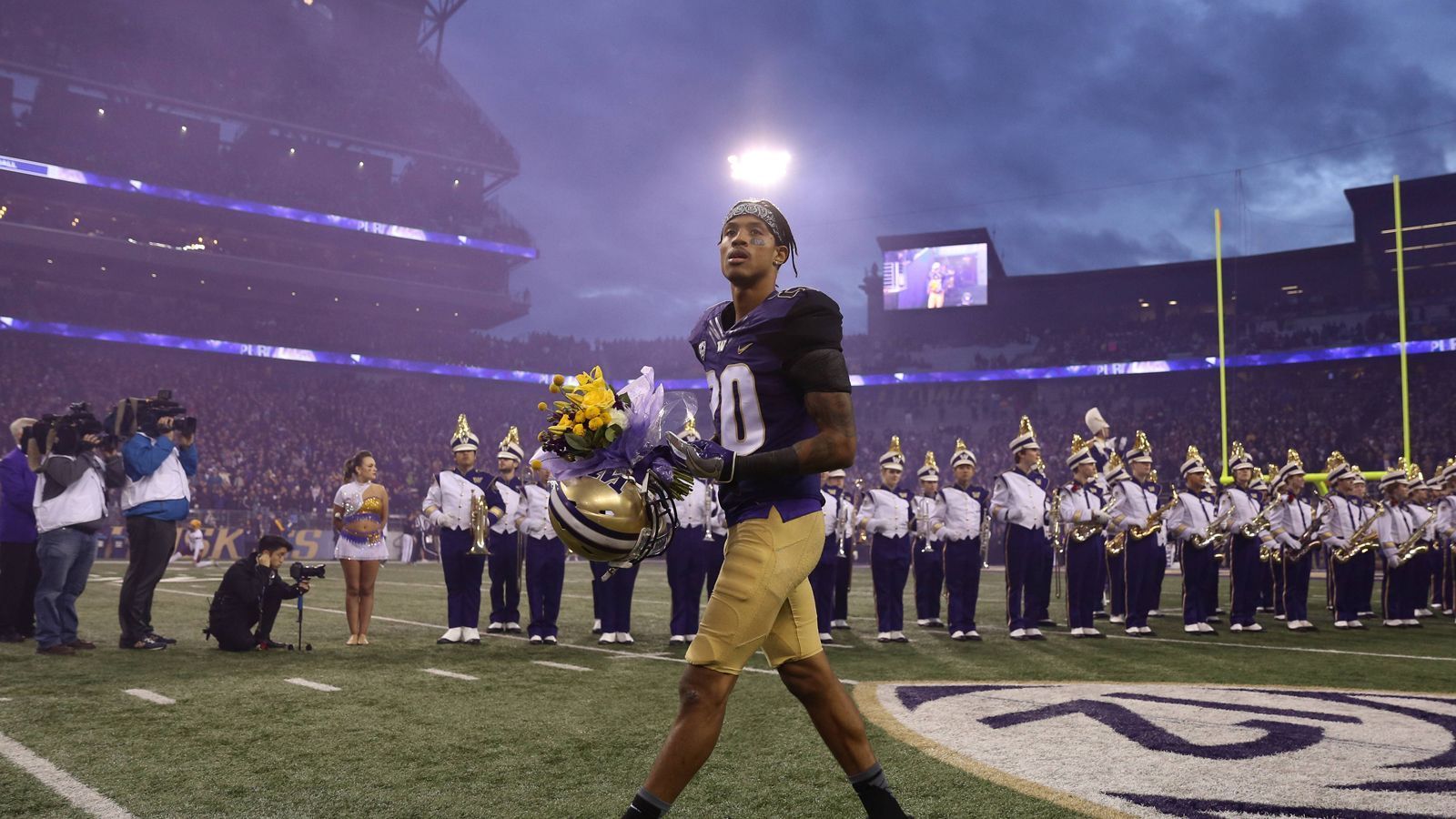 
                <strong>3. Platz: Husky Stadium, Seattle</strong><br>
                Heimstätte der Washington Huskies (NCAA-Football)Höchstgemessene Lautstärke: 133.6 dB
              