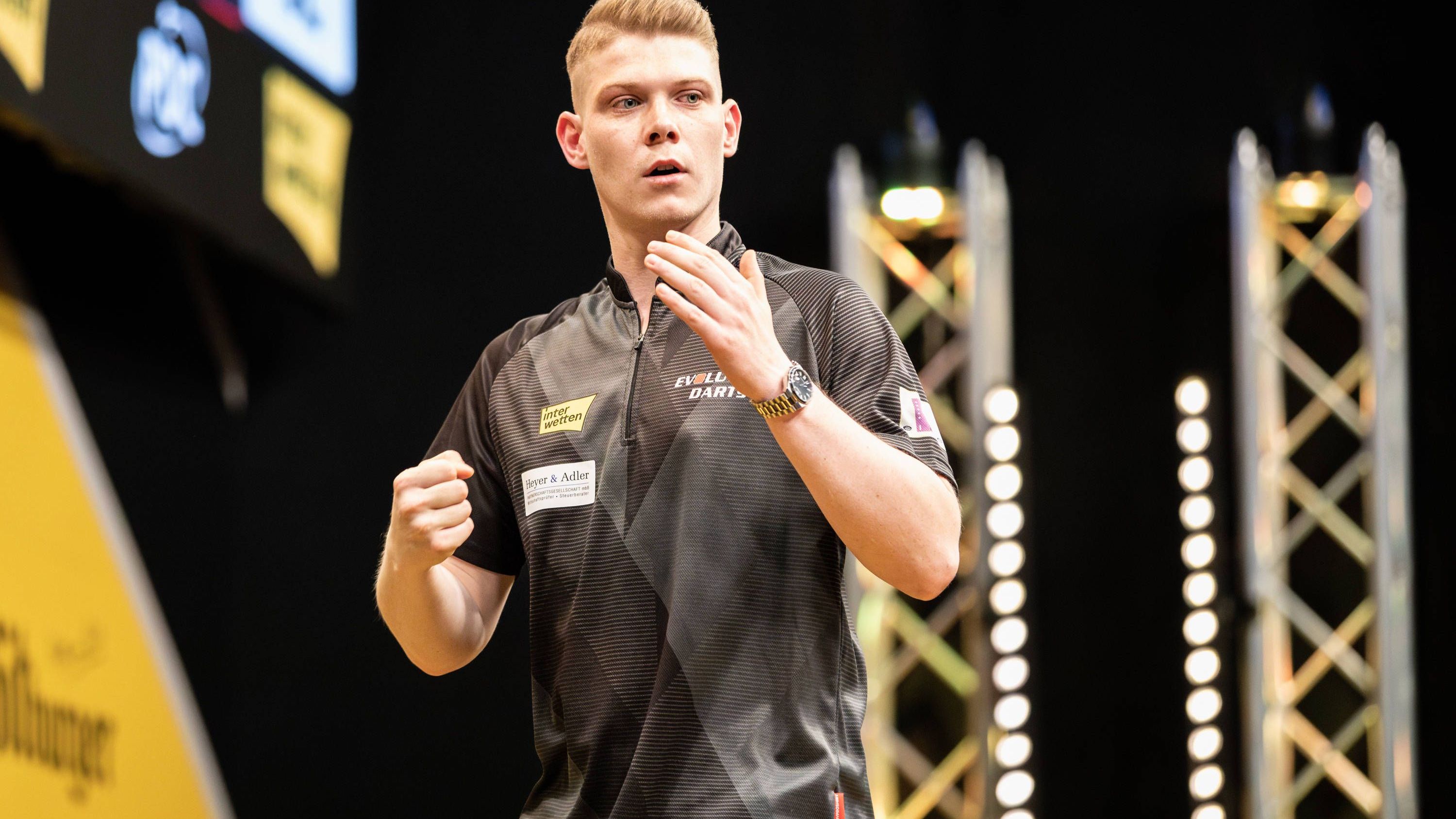 <strong>Nico Kurz</strong><br>Kurz trat 2020 und 2021 im Ally Pally an. Bei der Premiere erreichte er die dritte Runde, 2021 schied er in der zweiten Runde gegen Gabriel Clemens aus. Seine Ally-Pally-Bilanz: 3:2.