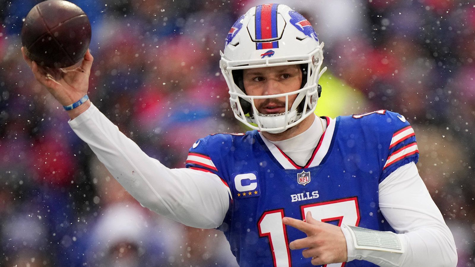 
                <strong>Josh Allen (Pick 7 im Draft 2018, Buffalo Bills)</strong><br>
                Zwei Jahre Anlauf brauchte Josh Allen. In seinem dritten Jahr explodierte die Leistung des heute 26-Jährigen dann plötzlich. Kein Wunder, dass die Buffalo Bills seinen Vertrag um sechs Jahre für fast 260 Millionen Dollar verlängerten.&#x2022; Aktuelle Situation: Starter bei den Buffalo Bills<br>&#x2022; 76 Spiele von Beginn an (52-24)<br>&#x2022; 18.397 Passing Yards und 3.087 Rushing Yards<br>&#x2022; 138 Passing TDs und 38 Rushing TDs bei 60 INTs<br>&#x2022; 62,5 Prozent Passgenauigkeit und 5,7 Yards pro Lauf<br>
              