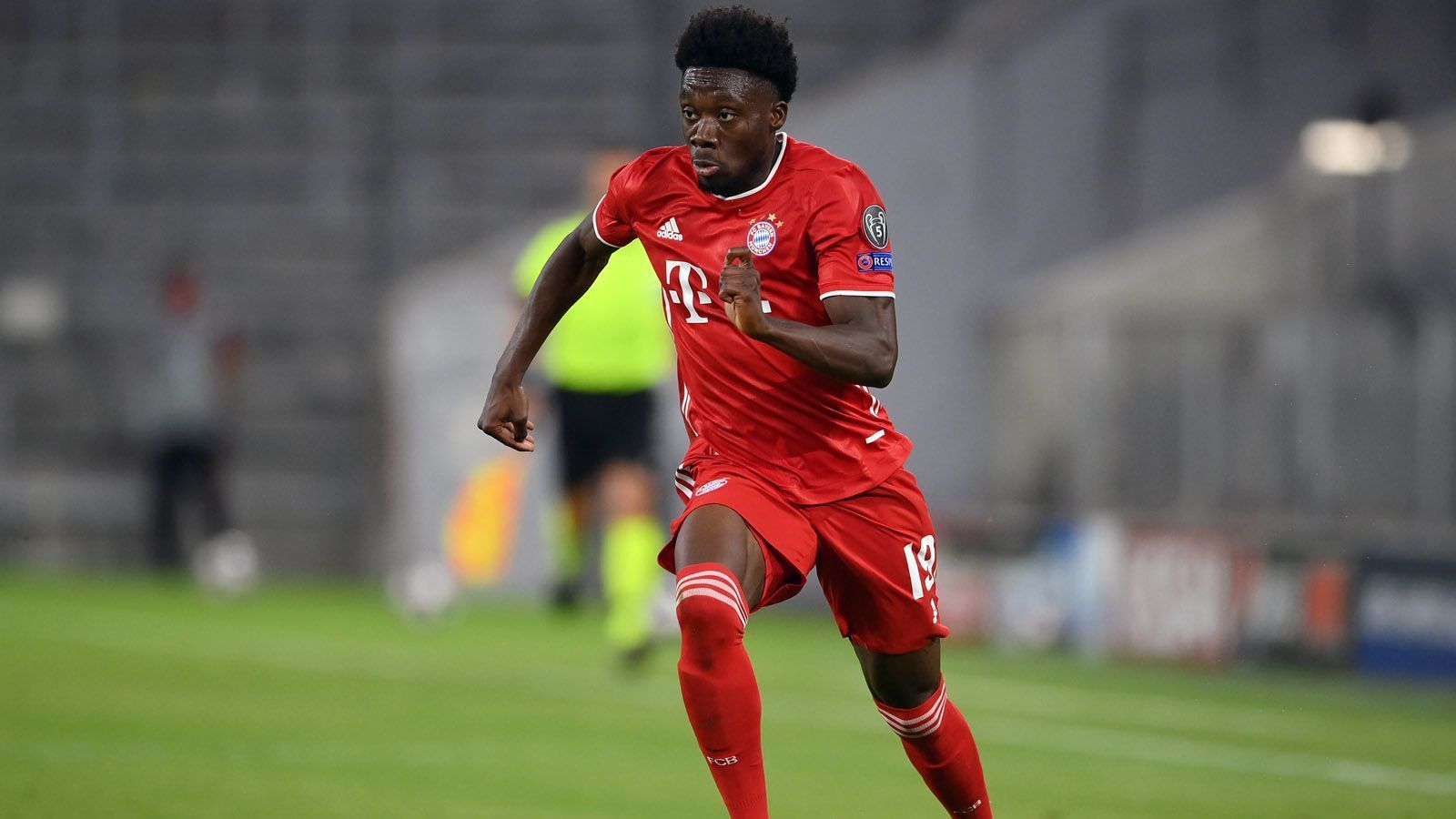 
                <strong>Alphonso Davies</strong><br>
                Ablösesumme: 10 Millionen EuroVorheriger Klub: Vancouver WhitecapsZeitpunkt des Wechsels: Januar 2019
              