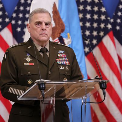 US-General Mark Milley spricht nach einem Treffen der NATO-Verteidigungsminister.