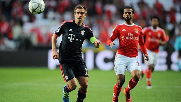 
                <strong>Philipp Lahm</strong><br>
                Philipp Lahm: Der Kapitän interpretierte seine Rolle deutlich offensiver als sonst und tauchte mehrfach im gegnerischen Strafraum auf. Blieb im Eins-gegen-Eins an Torwart Ederson hängen. Mit seiner Flanke zwang er wenig später den Keeper zu einer Faustabwehr in die Mitte, die Vidal zum 1:1 in die Maschen hämmerte. Hinten sicher wie immer, starke Partie des Rechtsverteidigers! ran-Note: 1
              