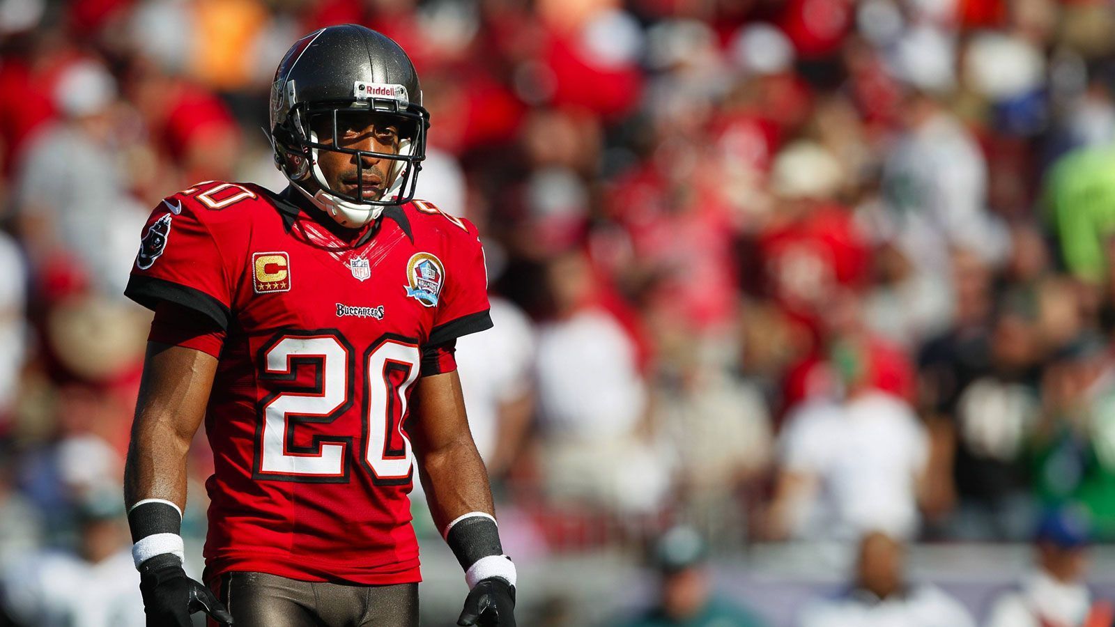 
                <strong>Platz 10: Ronde Barber</strong><br>
                13 Jahre spielte Ronde Barber als Defensive Back für die Tampa Bay Buccaneers. Insgesamt brachte er es in dieser Zeit auf 224 Einsätze, ohne auch nur ein einziges Mal in der ersten Elf gefehlt zu haben.
              