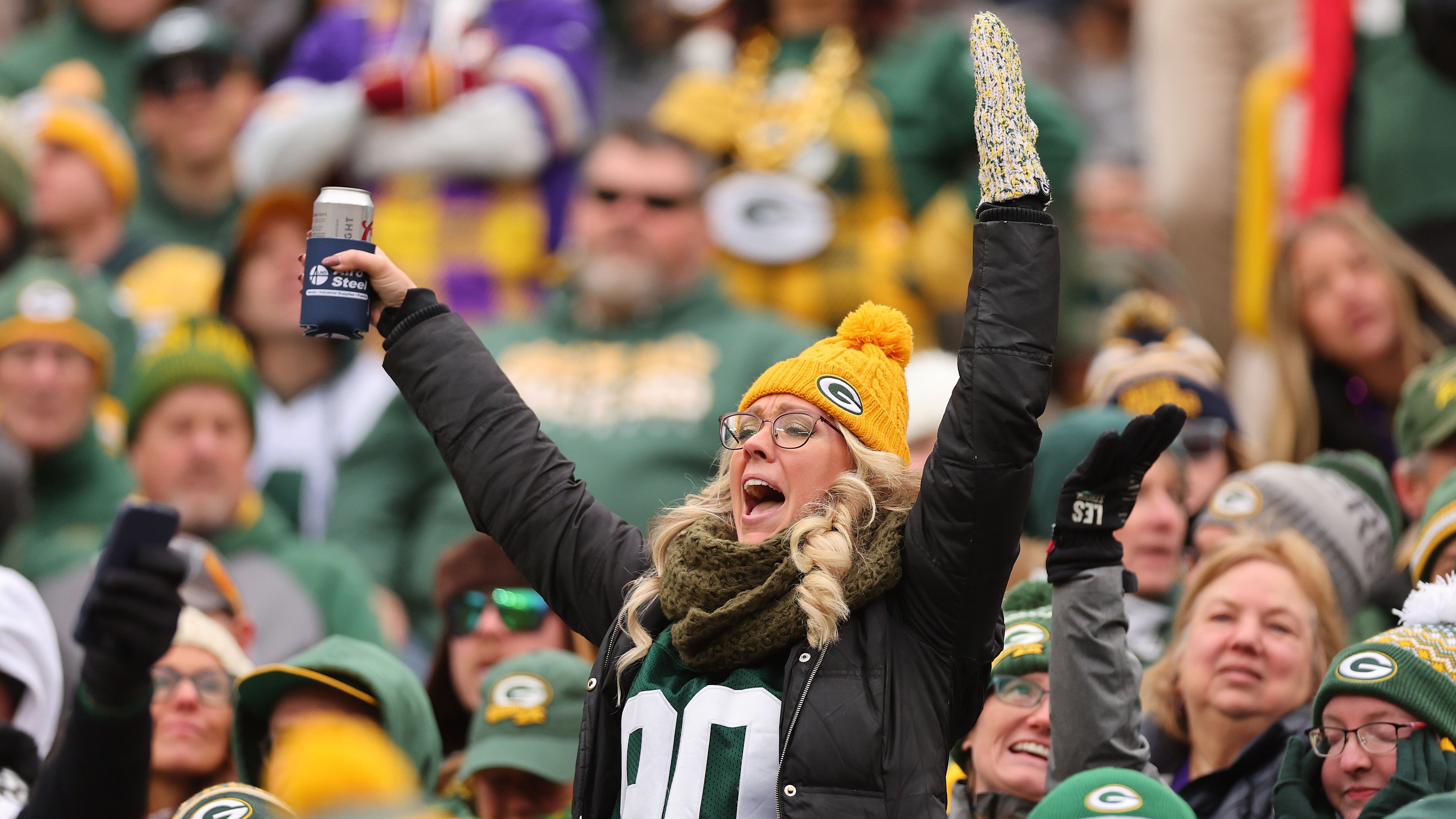 <strong>Green Bay Packers (Fans)</strong><br>Note A