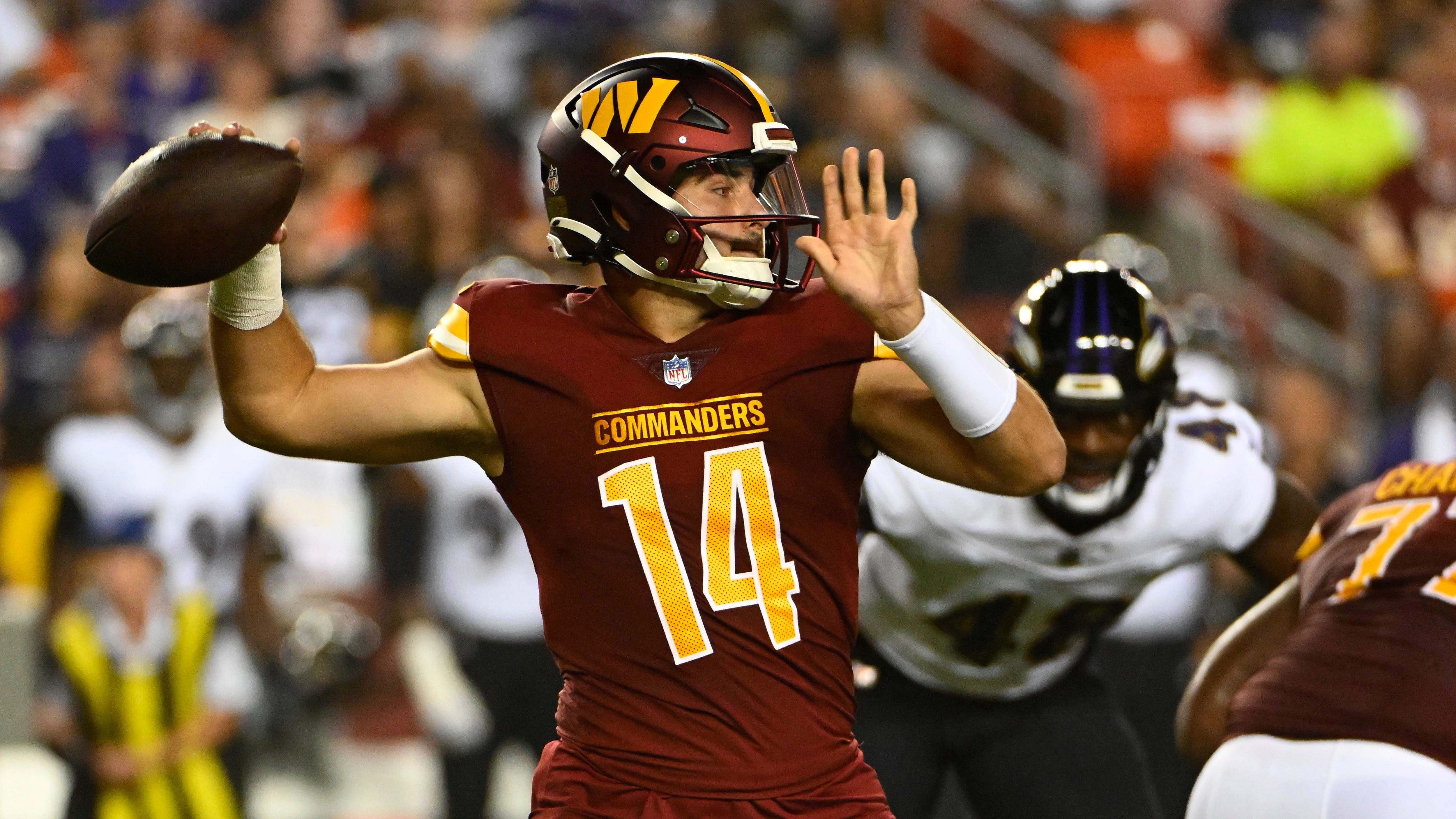 <strong>Sam Howell (Washington Commanders)</strong><br>In seine zweite Saison mit den Washington Commanders geht der junge Quarterback Sam Howell. Allerdings ist es sein erstes Jahr als Starter, da er als Rookie letzte Saison noch auf der Bank Platz nehmen musste. Head Coach Ron Rivera ist von Howells Potential überzeugt.