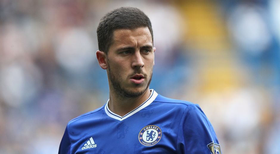 
                <strong>Platz 4: FC Chelsea</strong><br>
                Platz 4: FC Chelsea mit 1,65 Millionen verkauften Trikots (ein Plus von 39 Prozent). Obwohl Torjäger Eden Hazard nur eine sehr durchwachsene Saison zeigte, schaffte er es am häufigsten auf die Trikots der "Blues"-Fans und im direkten Spieler-Vergleich auf Platz fünf der verkauften Shirts.
              