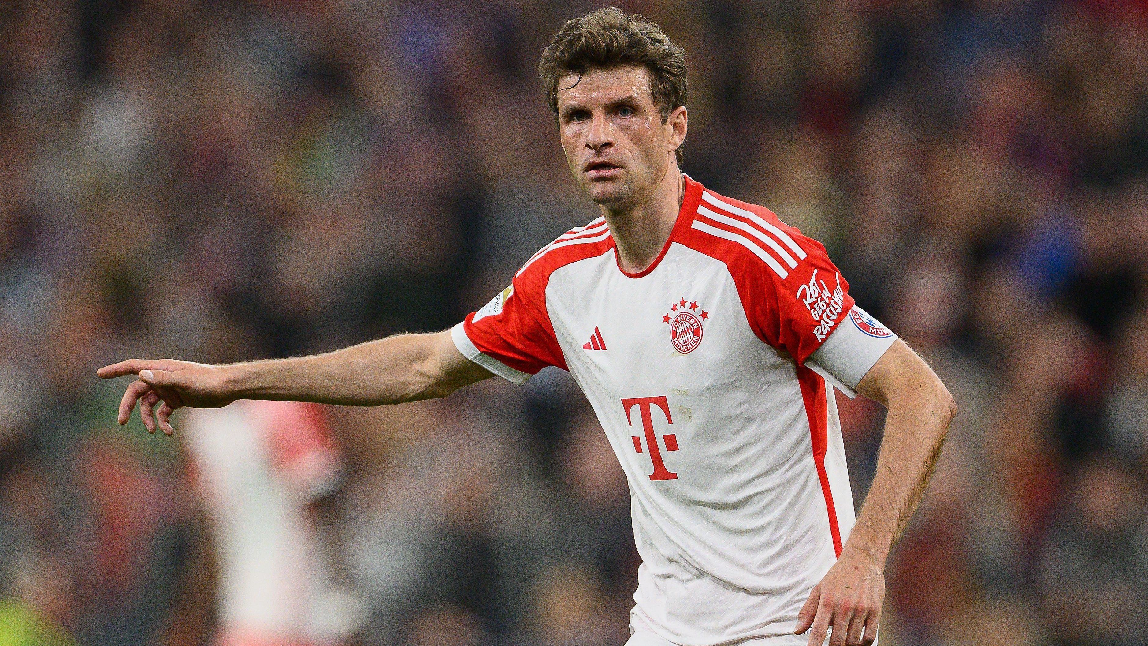 <strong>Die Rekordspieler des FC Bayern</strong><br>
                Thomas Müller steht vor seinem 700. Pflichtspiel im Trikot FC Bayern München. Damit steht er auf dem zweiten Platz in der Klubgeschichte – und könnte bald auch die Spitze übernehmen.&nbsp;<em><strong>ran</strong></em>&nbsp;zeigt die zehn FCB-Legenden mit den meisten Pflichtspielen (Stand: 5. April 2024/Quelle: transfermarkt.de).
