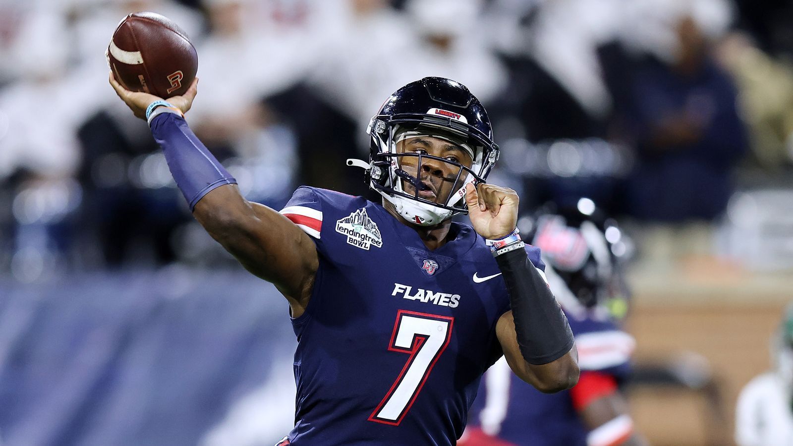 
                <strong>6. Pick: Carolina Panthers - Malik Willis (Liberty), QB</strong><br>
                Ich mag den Pick nicht, aber er passt zu Rhule & Co - ich wäre mit Darnold gegangen.Die Needs der Panthers: QB, OL, Edge
              
