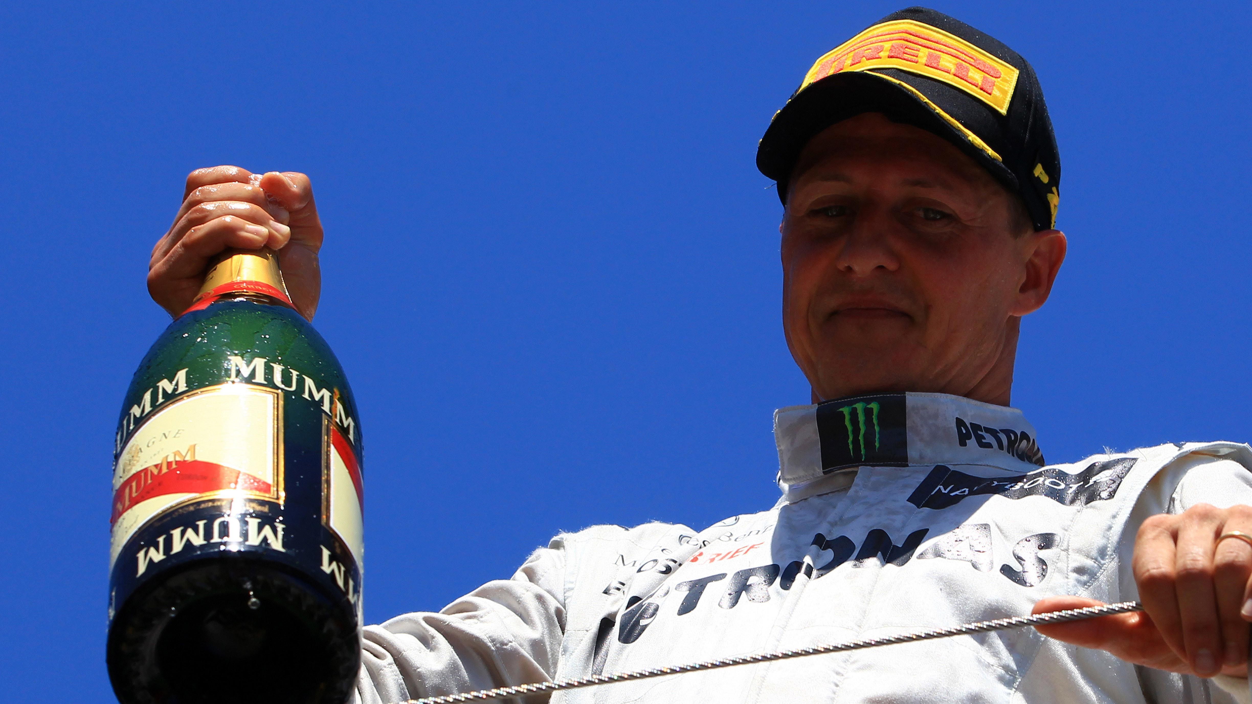
                <strong>Platz 11: Michael Schumacher </strong><br>
                &#x2022; Alter: 43 Jahre, 5 Monate und 21 Tage:<br>&#x2022; Großer Preis von Europa: 2012<br>&#x2022; Position: Dritter Platz<br>
              