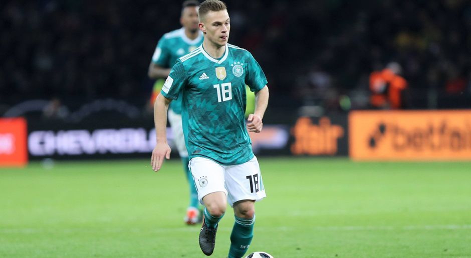 
                <strong>Joshua Kimmich</strong><br>
                Hier erübrigt sich jede Erklärung. Kimmich hat in der Nationalmannschaft wie auch bei den Bayern den Verlust von Philipp Lahm vergessen lassen.
              