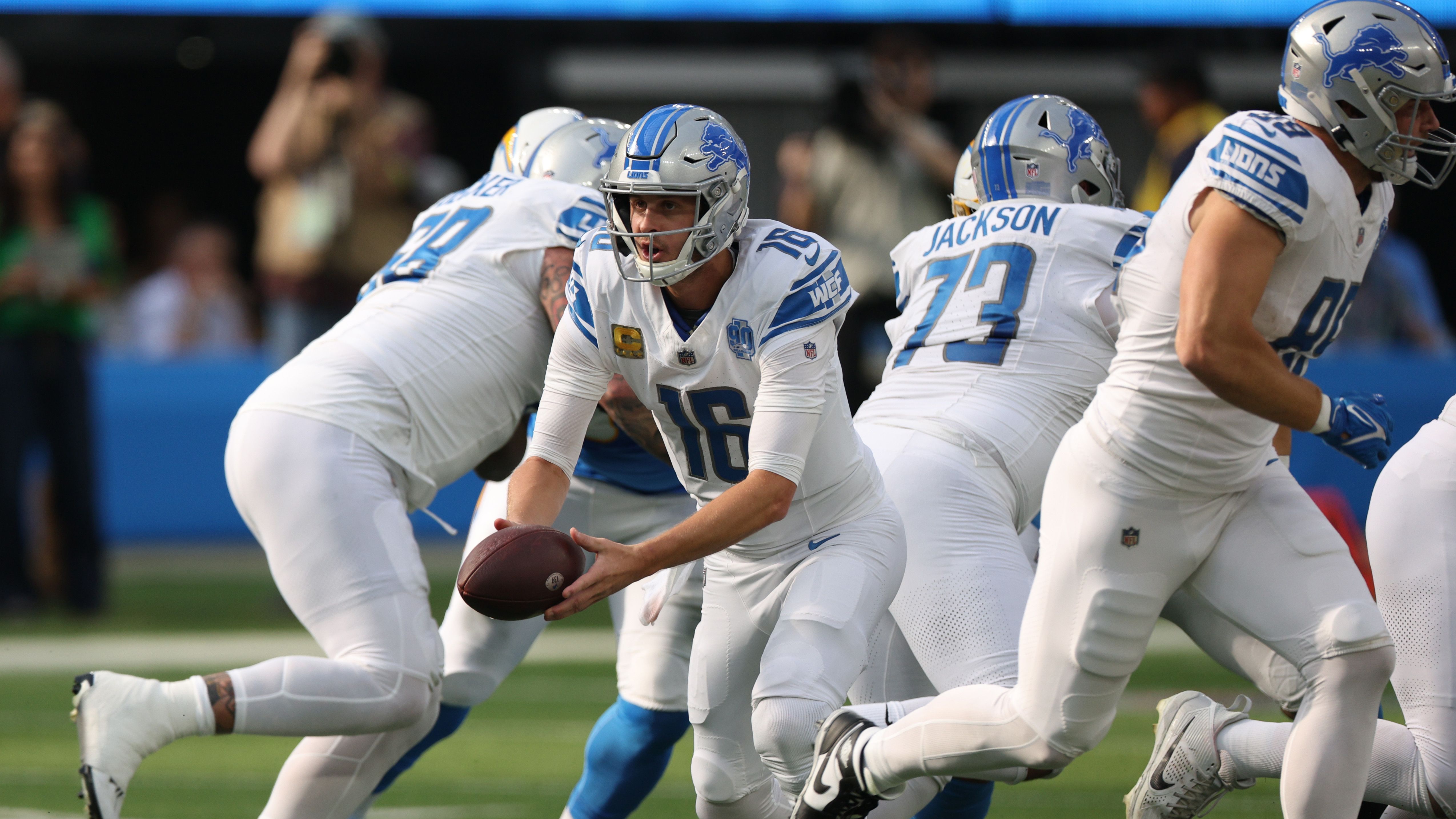 <strong>Detroit Lions<br></strong>Offense:<br>Passing Yards - 267,4&nbsp;pro Spiel<br>Rushing Yards - 139&nbsp;pro Spiel<br>Overall Yards - 406,4&nbsp;pro Spiel<br>Punkte - 26,8&nbsp;pro Spiel<br>Defense:<br>Passing Yards - 231,6&nbsp;pro Spiel<br>Rushing Yards - 79,1&nbsp;pro Spiel<br>Overall Yards - 310,7&nbsp;pro Spiel<br>Punkte - 22,6 pro Spiel