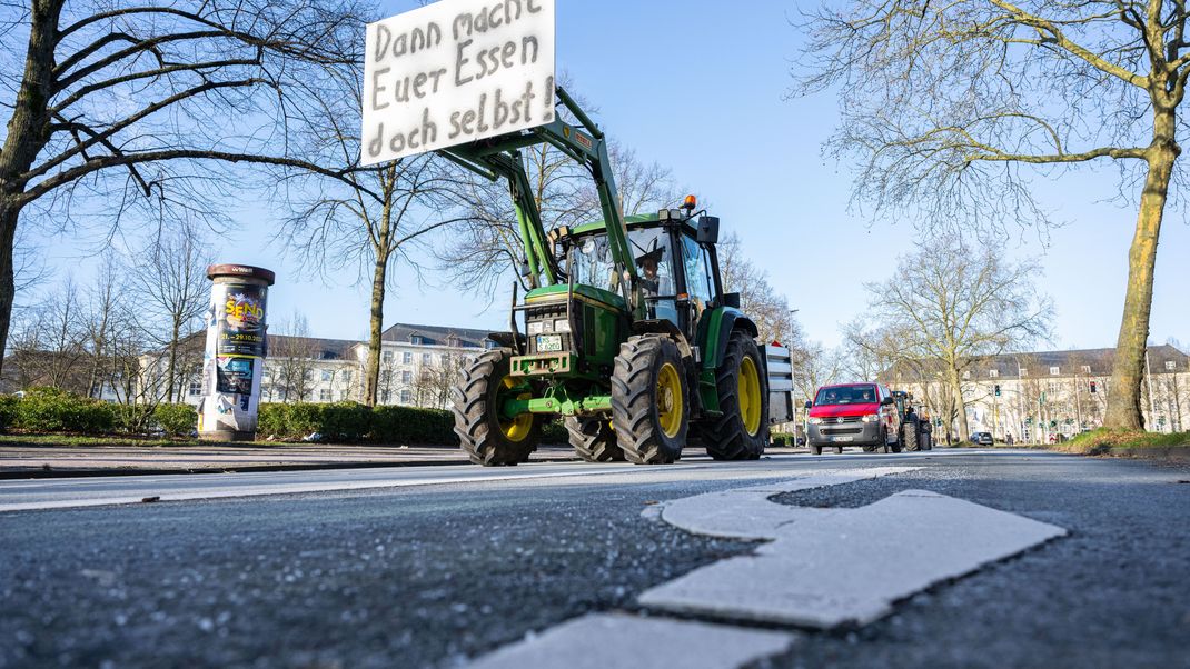 Der bayerische Bauernverband erwägt schärfere Proteste gegen die Steuerpläne der Bundesregierung.