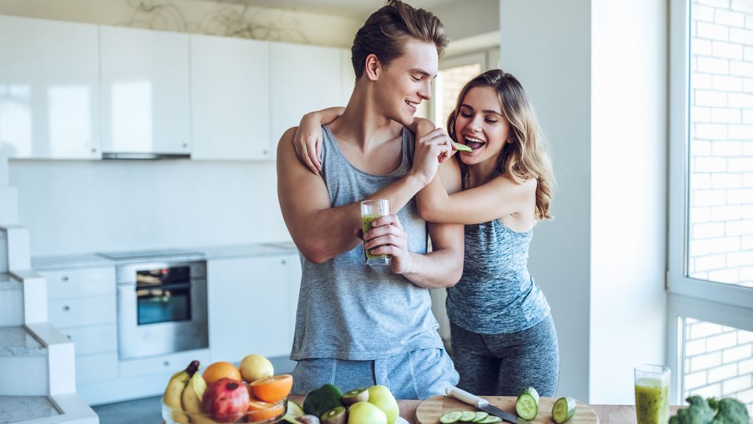 Sport allein bringt nicht viel, wenn die Ernährung nicht stimmt. Gesundes und bewusstes Essen gehört auch dazu.