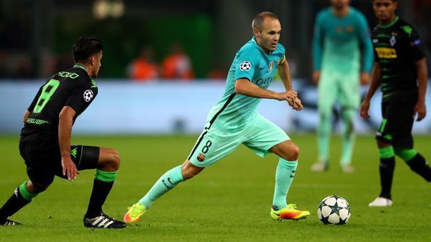 
                <strong>Andres Iniesta (FC Barcelona)</strong><br>
                Andres Iniesta: War immer eine Anspielstation für seine Mitspieler und verlagerte oft das Spiel. Defensiv keine Hilfe – das ist bei einem Offensivgeist seiner Klasse aber auch nicht gedacht. Trotzdem war seine Leistung nicht mit dem Iniesta zu vergleichen, den man sonst kennt. ran-Note: 3
              