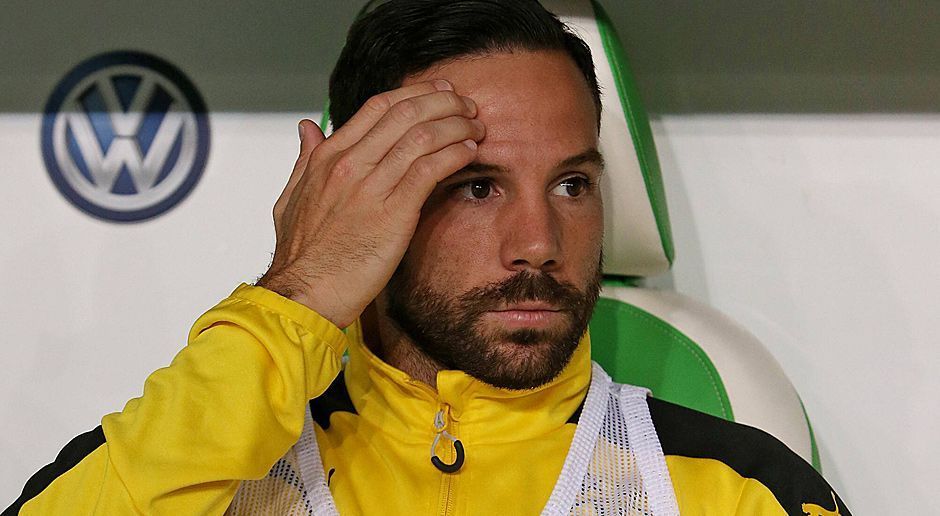 
                <strong>Gonzalo Castro</strong><br>
                Gonzalo Castro: Kam nach der Pause für Pulisic und sollte für mehr Stabilität ins bisweilen vogelwilde BVB-Mittelfeld bringen. Er machte sogar noch mehr als das. Der Ex-Nationalspieler bereitete das 3:1 durch Dembele nach einem Konter und das 4:1 durch Aubameyang stark vor. ran-Note: 2
              