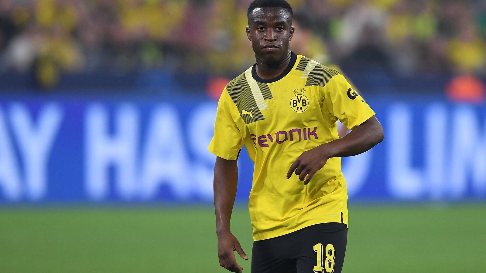 
                <strong>Youssoufa Moukoko</strong><br>
                Gleiches gilt für den Youngster. Ohne Note
              
