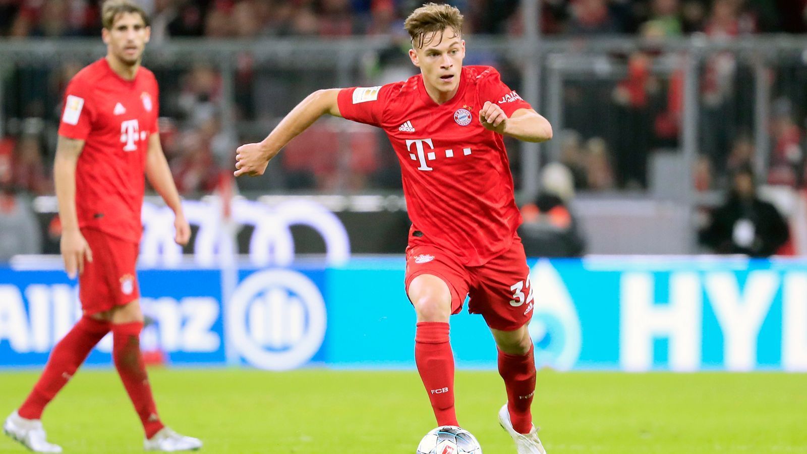 
                <strong>Joshua Kimmich</strong><br>
                Mit seinen Standards sorgt er nur punktuell für Gefahr. Kimmich präsentiert sich emsig wie immer, jedoch zumeist ohne großen Effekt. Mit zunehmender Spieldauer zieht es ihn immer weiter zurück, um den Ball früh am Fuß zu haben. ran-Note: 4
              