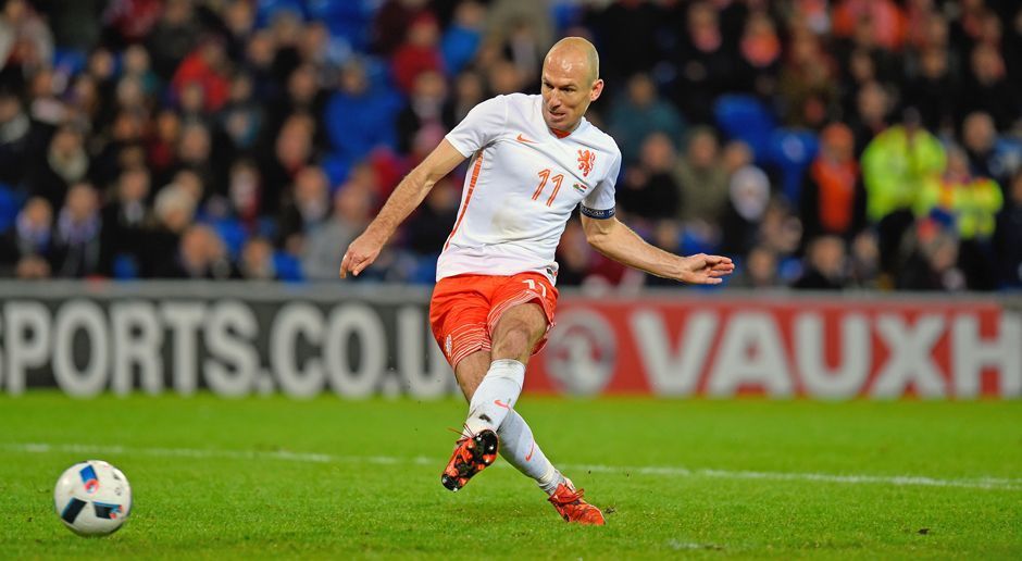 
                <strong>Arjen Robben</strong><br>
                Clocks (Coldplay)
              