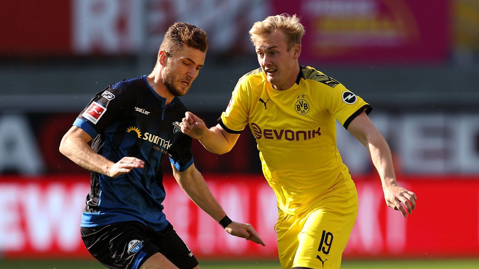 
                <strong>Julian Brandt</strong><br>
                Lässt sich oft zwischen Abwehr und Mittelfeld fallen, um das Spiel zu dirigieren. In der zweiten Halbzeit deutlich offensiver, bereitet das 2:0 von Sancho perfekt vor. ran-Note: 2
              