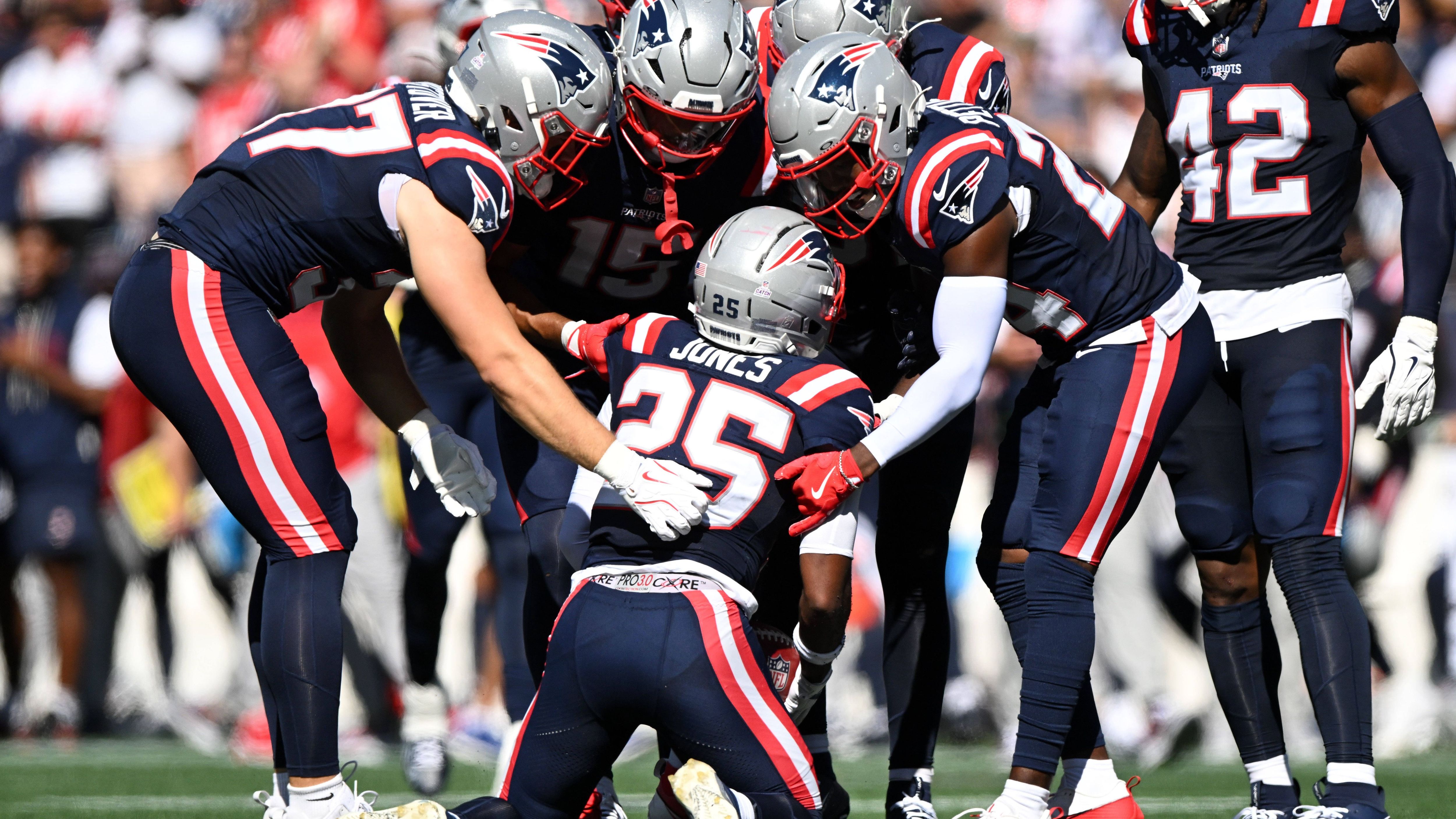 <strong>AFC Special Teams: Marcus Jones (CB, New England Patriots)</strong><br>167 Punt-Return-Yards, 87 Yards Punt-Return-Touchdown; meiste Punt-Return Yards in einem einzigen Spiel in der Patriots-Geschichte, dazu der drittlängste Punt-Return-Touchdown der Saison