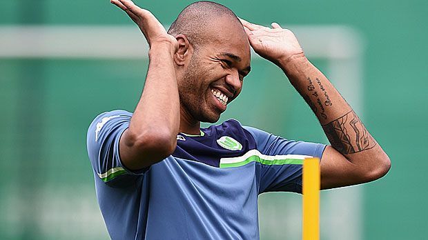 
                <strong>Naldo (Zugang FC Schalke 04)</strong><br>
                Naldo (Zugang FC Schalke 04): Der Brasilianer verlässt überraschend den VfL Wolfsburg und schließt sich den "Königsblauen" an. In Gelsenkirchen unterschreibt der Ex-Bremer einen Vertrag bis 2018 plus Option. Bei S04 soll Naldo den zum FC Liverpool abgewanderten Joel Matip ersetzen.
              