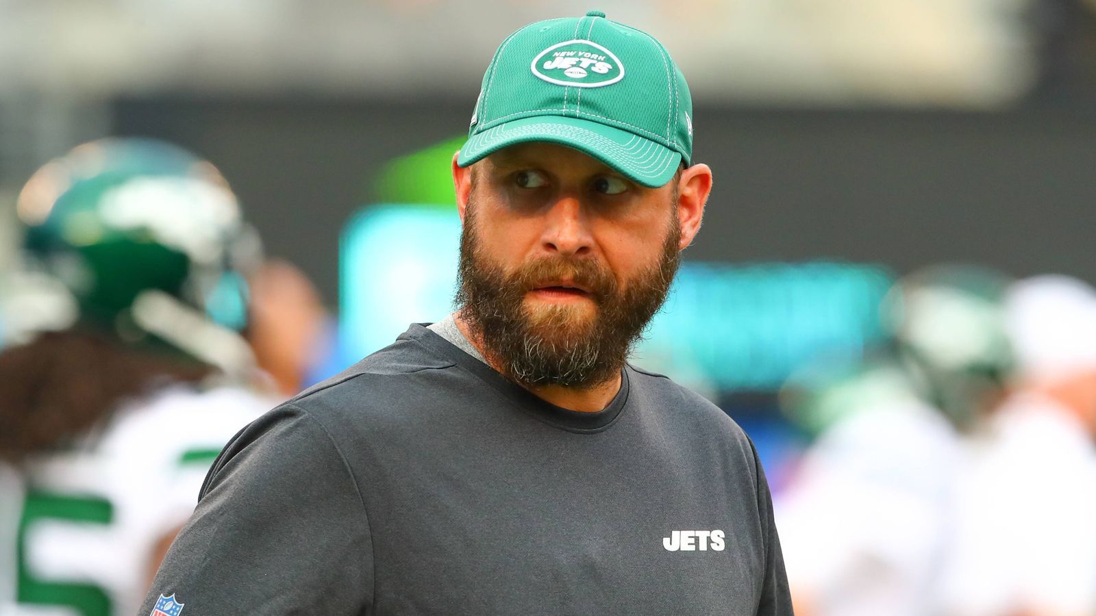 
                <strong>New York Jets</strong><br>
                Auch Adam Gase kann sich keine großen Hoffnungen mehr auf die Playoffs machen. Am Sonntag geht es gegen die Oakland Raiders (6-4), die sich, im Gegensatz zu ihrem Gegner, im aktuellen Playoff-Picture befinden. Verlieren die Jets (3-7) gegen die Truppe von Jon Gruden, ist die Saison frühzeitig gelaufen. 
              