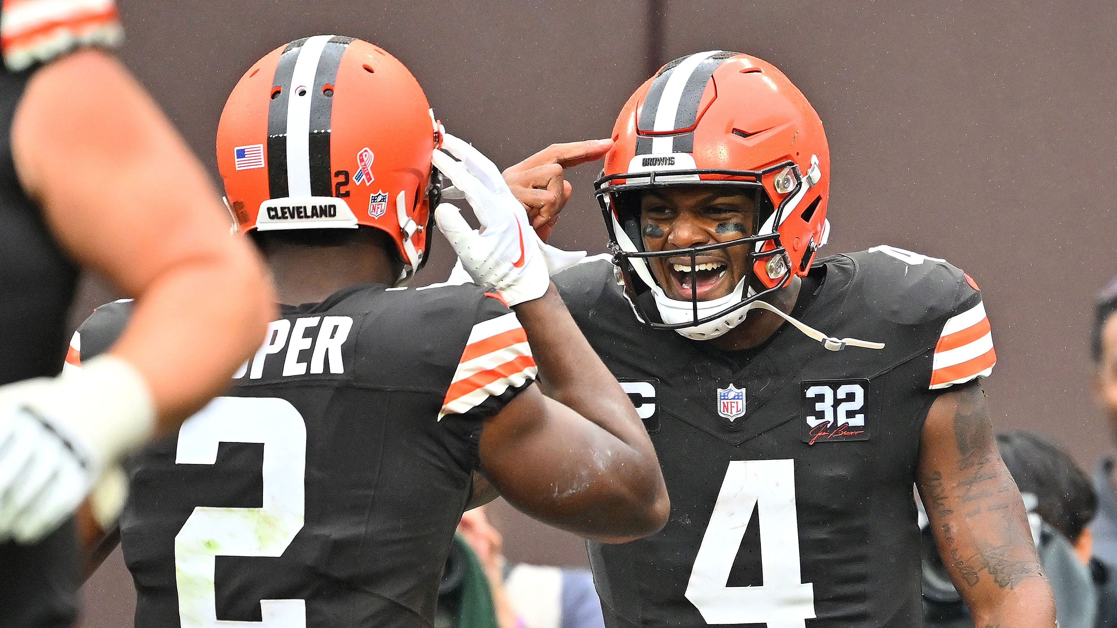 <strong>19. Cleveland Browns: Deshaun Watson &amp; Amari Cooper</strong><br>Joe Flacco hat gezeigt, wie man eine lädierte Browns-Offense bedienen kann. Watson kommt von einer Verletzung zurück, die Offensive bekommt zudem Nick Chubb als Running Back zurück, der ebenfalls verletzt war. Die Verpflichtung von Jerry Jeudy hilft zudem, Druck von Cooper zu nehmen.&nbsp;