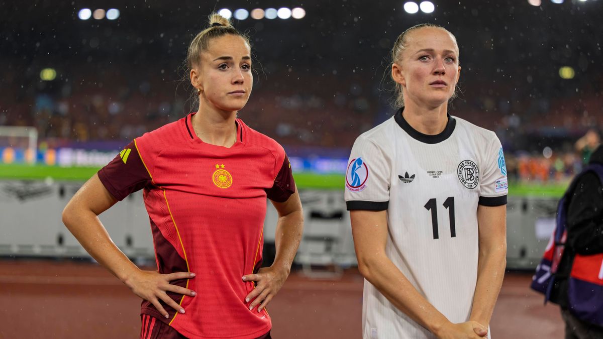 23.07.2025, UEFA Frauen-Europameisterschaft 2025 in der Schweiz. Halbfinale, Deutschland - Spanien, Im Stadion Letzigrund Zürich. Enttäusche deutsche Spielerinnen nach der 0:1 Niederlage im Halbfin...