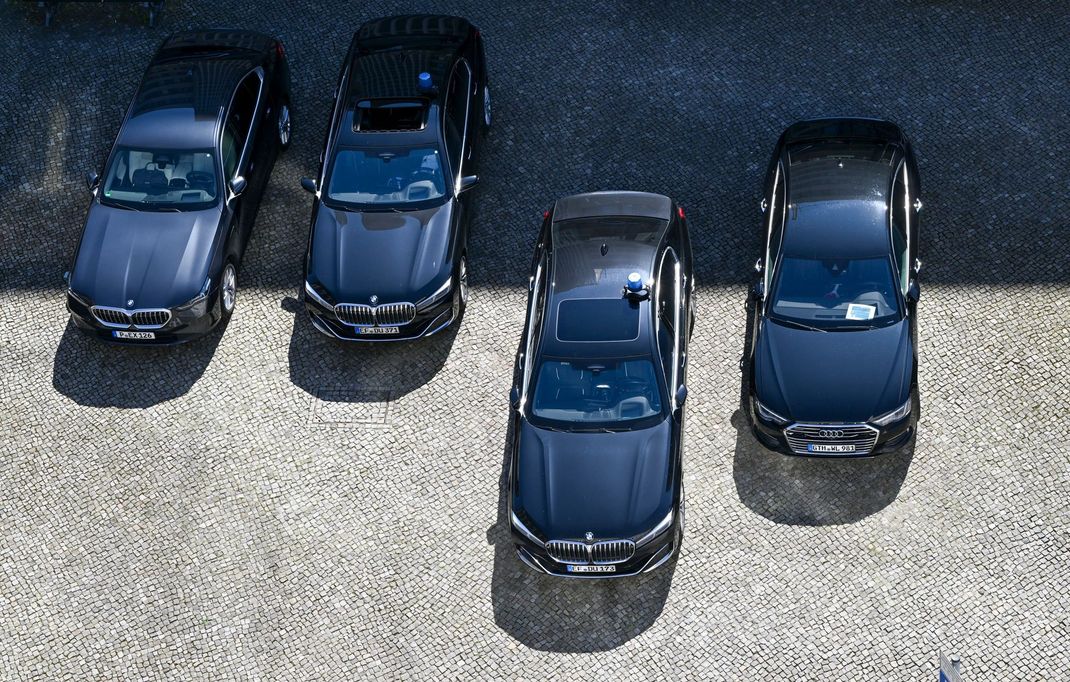 Nur 87 von 238 Spitzenpolitiker:innen fahren rein elektrisch durchs Land. (Symbolbild)