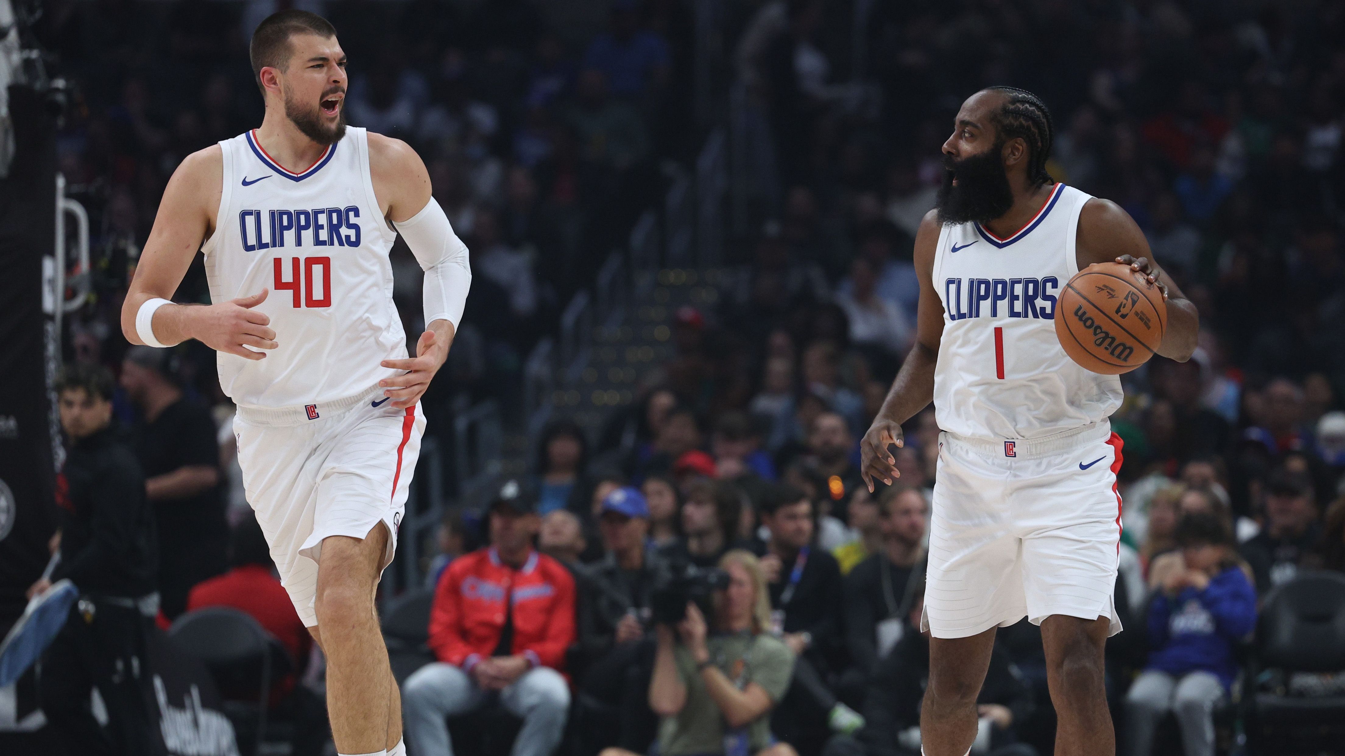 <strong>13. Los Angeles Clippers (zuvor Rang 12, 44:25)</strong> <br>Ohje! Was ist nur mit den Clippers los? Keine Identität, kein Kampfgeist, viele Niederlagen. Und das kurz vor Playoffbeginn. Es ist nicht lange her, da war sogar Rang 1 im Westen möglich. Mittlerweile beträgt der Vorsprung auf Platz 7 nur noch 2,5 Spiele. Immerhin ist Westbrook nach drei Wochen Pause wieder zurück.