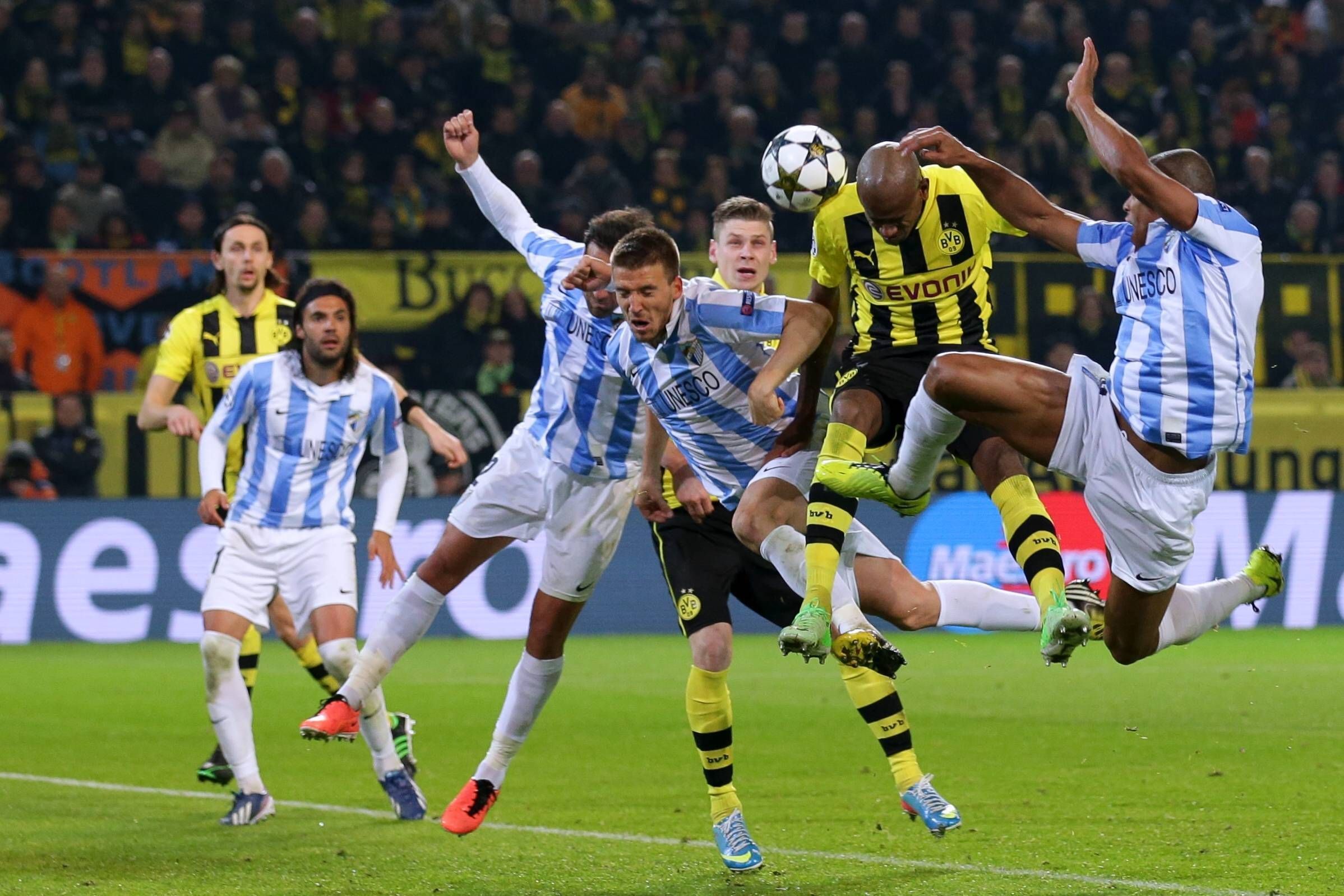 
                <strong>Felipe Santana</strong><br>
                Es war DIE Sternstunde von BVB-Verteidiger Felipe Santana. Das Viertelfinal-Rückspiel gegen den FC Malaga befand sich bereits in der Nachspielzeit, als Santana den Ball über die Linie lenkte und die Schwarz-Gelben ins Halbfinale der Königsklasse katapultierte.
              