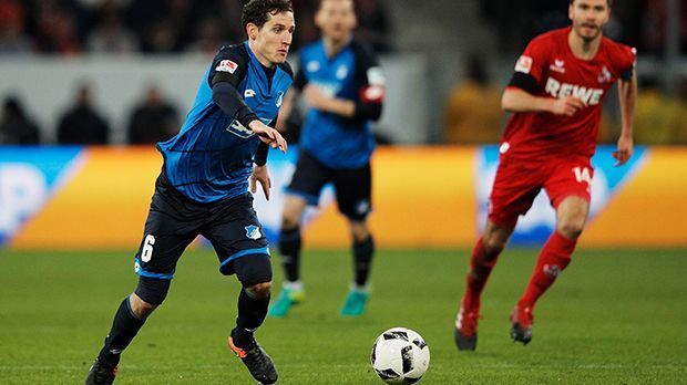 
                <strong>Sebastian Rudy (ab Sommer: FC Bayern München)</strong><br>
                Sebastian Rudy (ab Sommer: FC Bayern München): Durch den Abschied von Philipp Lahm könnte Sebastian Rudy nun doch eine tragende Rolle im Bayern-Spiel einnehmen. Sowohl in der Nationalmannschaft, als auch in Hoffenheim spielt er bereits ab und zu als Rechtsverteidiger. Doch auch Rudy fühlt sich im Mittelfeld wohler. 
              