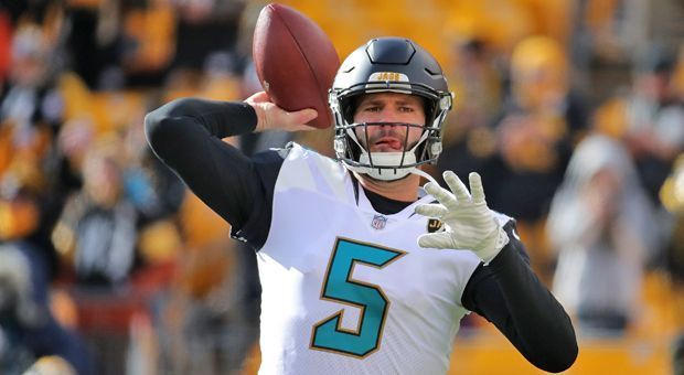 
                <strong>Blake Bortles besser als der GOAT</strong><br>
                Und noch ein entscheidender Mann für die Jaguars in dieser Saison. Blake Bortles warf in dieser Saison bislang 23 Touchdown-Pässe bei 13 Interceptions. Mehr als 60 Prozent seiner Pässe finden den Mann. Und der 2014 gedraftete Quarterback hat gezeigt: Er kann auch Playoffs. 2-0 lautet die Bilanz des 25-Jährigen in der Postseason. Ein gewisser Tom Brady hat ganze neun Playoff-Niederlagen mehr. Just saying ...
              