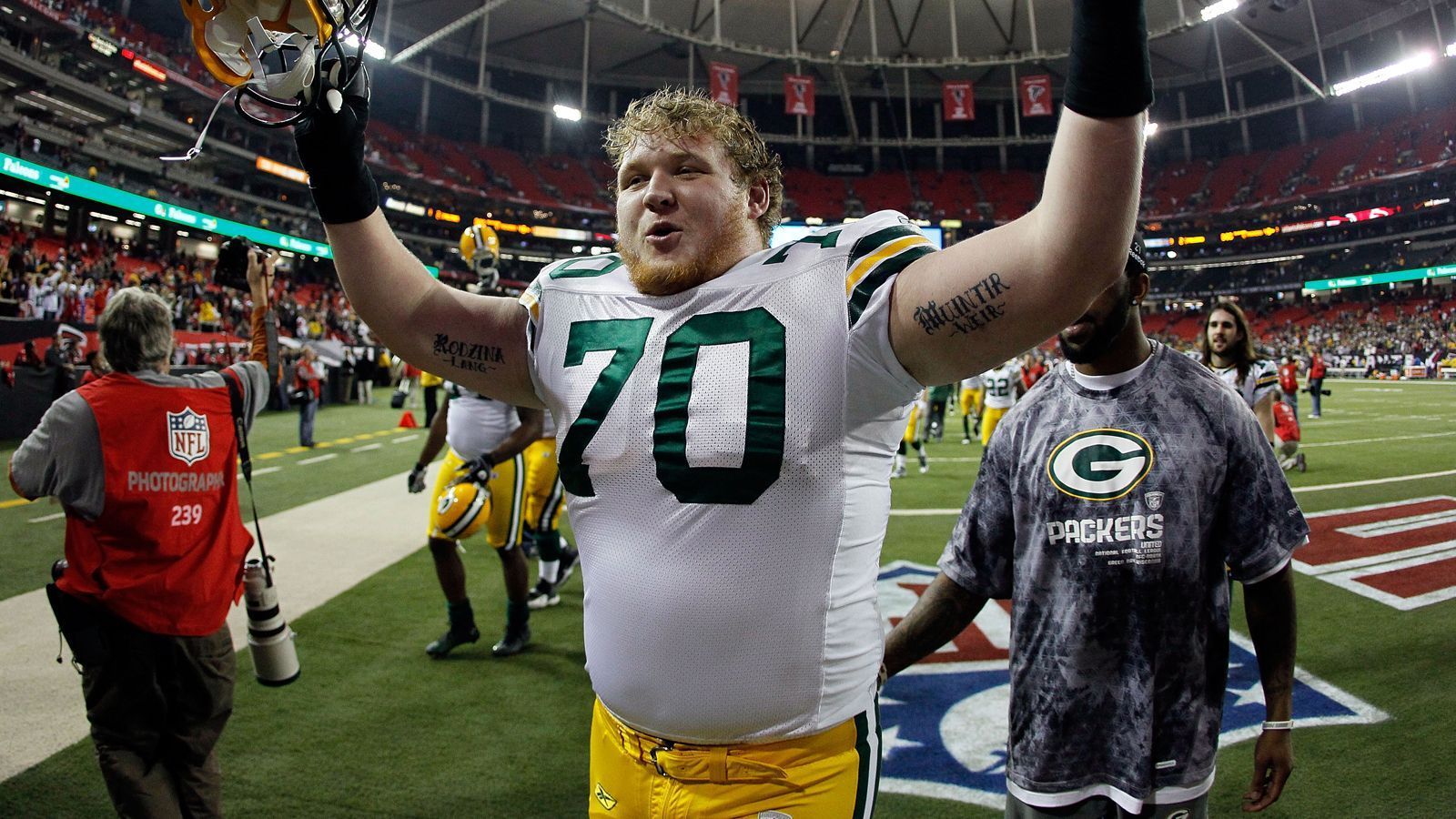 
                <strong>T.J. Lang (Rücktritt mit 31 Jahren)</strong><br>
                Offensive Guard für die Green Bay Packers und die Detroit Lions11 Jahre in der NFLSuper Bowl XLV ChampionPro Bowl: 2016, 2017
              