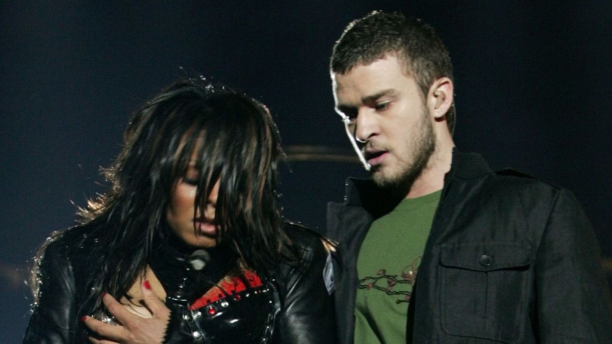 Janet Jackson und Justin Timberlake beim ihrem Super-Bowl-Auftritt im Jahr 2004. B: 1782936755