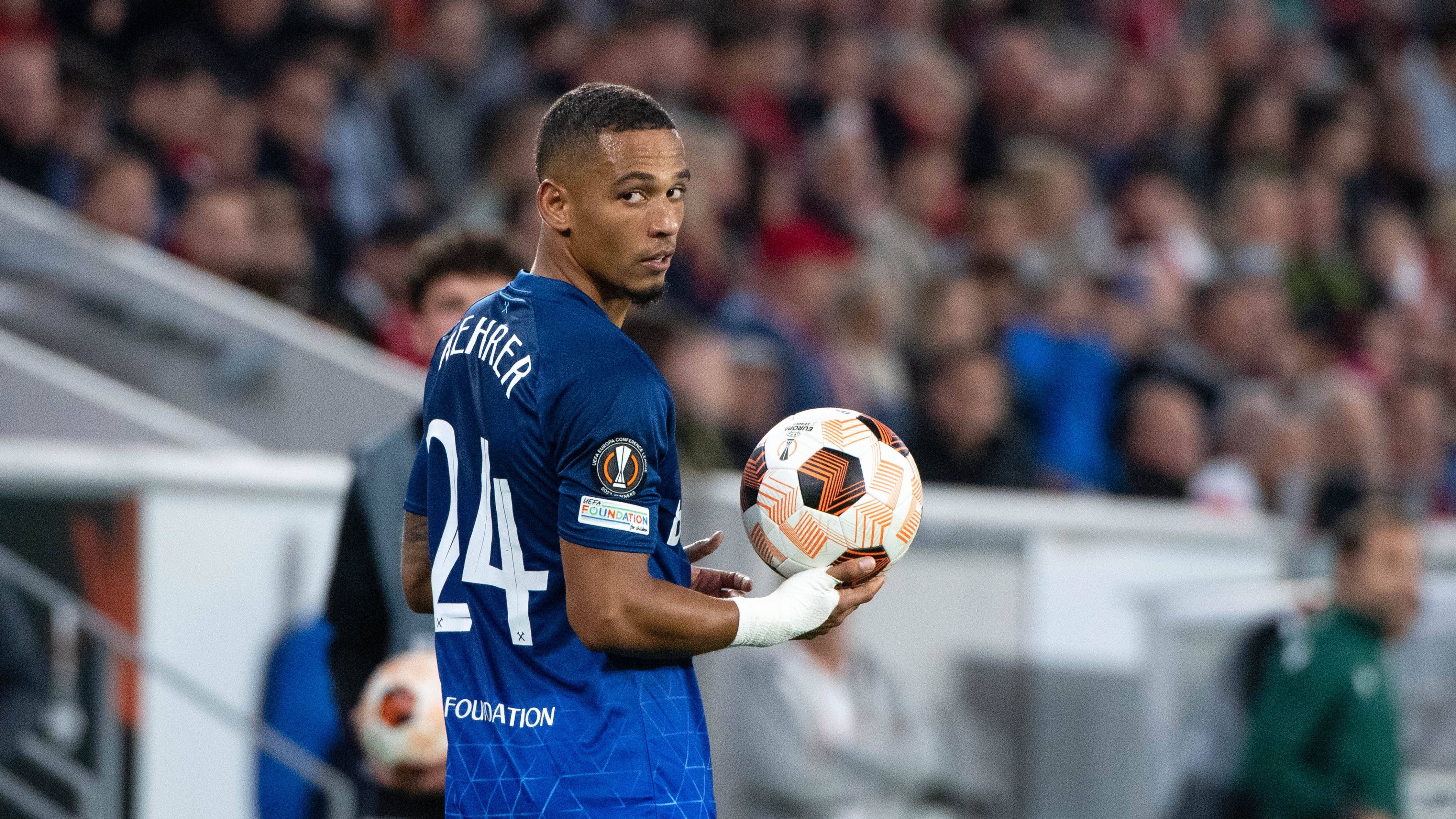 <strong>Thilo Kehrer (West Ham United)</strong><br>Eine Option mit Bundesliga-Vergangenheit wäre Thilo Kehrer. Der gebürtige Schwabe kommt bei West Ham United ähnlich wie zuvor bei Paris St. Germain nicht wirklich zum Zug und könnte zeitnah eine Luftveränderung anstreben - vor allem mit Blick auf die Heim-EM. Im Sommer galt er als Bayern-Kandidat. Der 27-Jährige ist allerdings eher in der Außenverteidigung zu Hause.