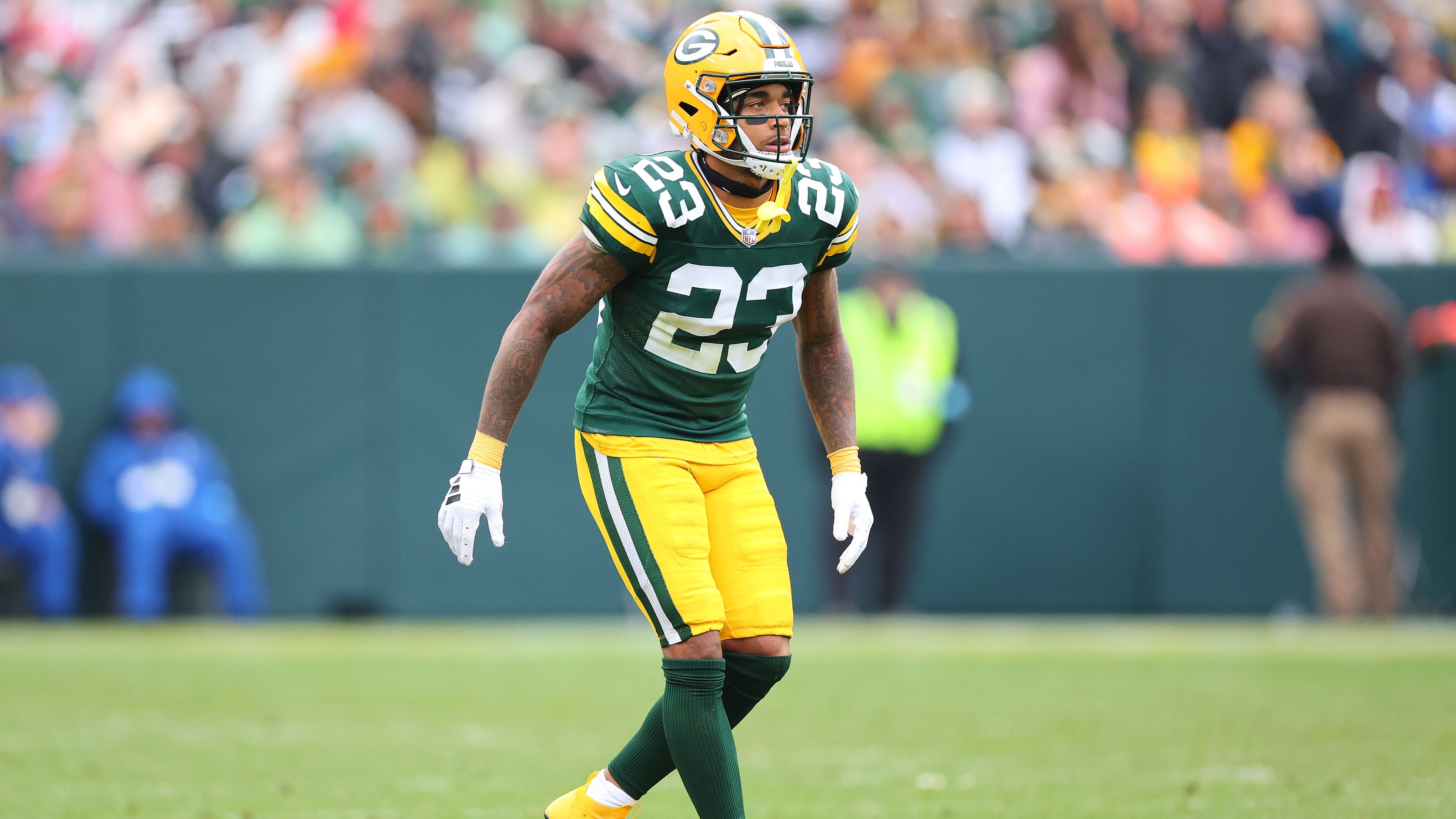<em><strong>Jaire Alexander (Free Agent)</strong><br>Alexander wurde bei den Green Bay Packers entlassen. Jetzt plädiert Lamar Jackson für ihn. Der Quarterback der Baltimore Ravens wünscht sich eine Verpflichtung des Cornerbacks, der bereits zwei Mal im Pro Bowl stand. Beide kennen sich aus ihrer College Football-Zeit, 2015 bis 2017 spielten beide gemeinsam in Louisville. Jackson fordert General Manager Eric DeCosta bei einer Presserunde zum Handeln auf: "Los, hol' ihn, Eric! Ich habe ihn bereits kontaktiert."</em>
