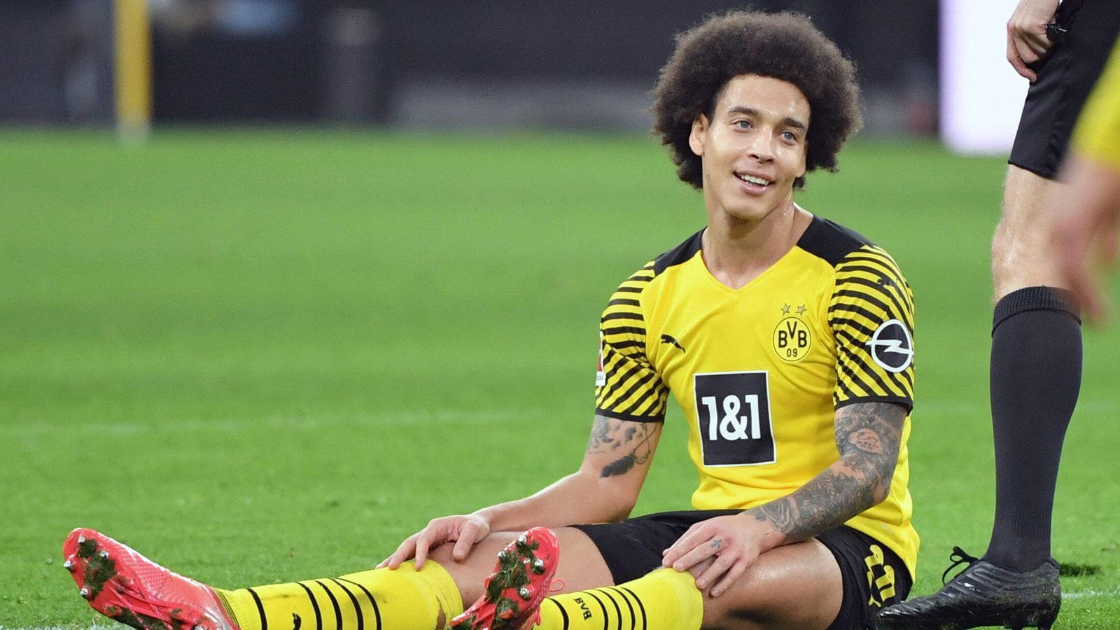 
                <strong>Axel Witsel</strong><br>
                Kommt in der 36. Minute für Dahoud und ist sofort defensiv zur Stelle. Er gewinnt seine Zweikämpfe und sorgt für defensive Stabilität. ran-Note: 3
              