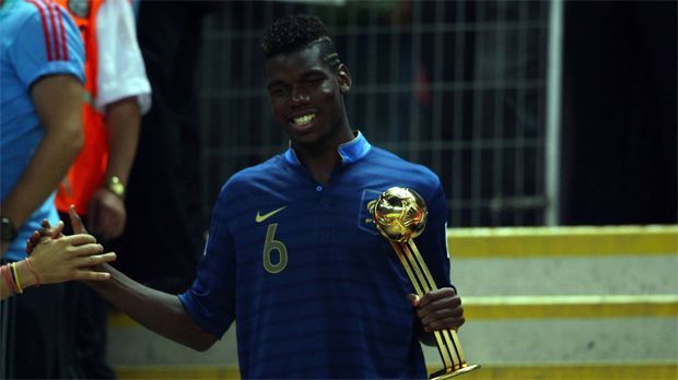 
                <strong>Paul Pogba (Auszeichnungen)</strong><br>
                Auszeichnungen: Bei der U20-WM erhielt er die Auszeichnung zum besten Spieler des Turniers. Ebenso gewann er die Wahl zum "Golden Boy", die auch mal Argentinien-Superstar Lionel Messi oder Spaniens Cesc Fabregas gewannen.
              