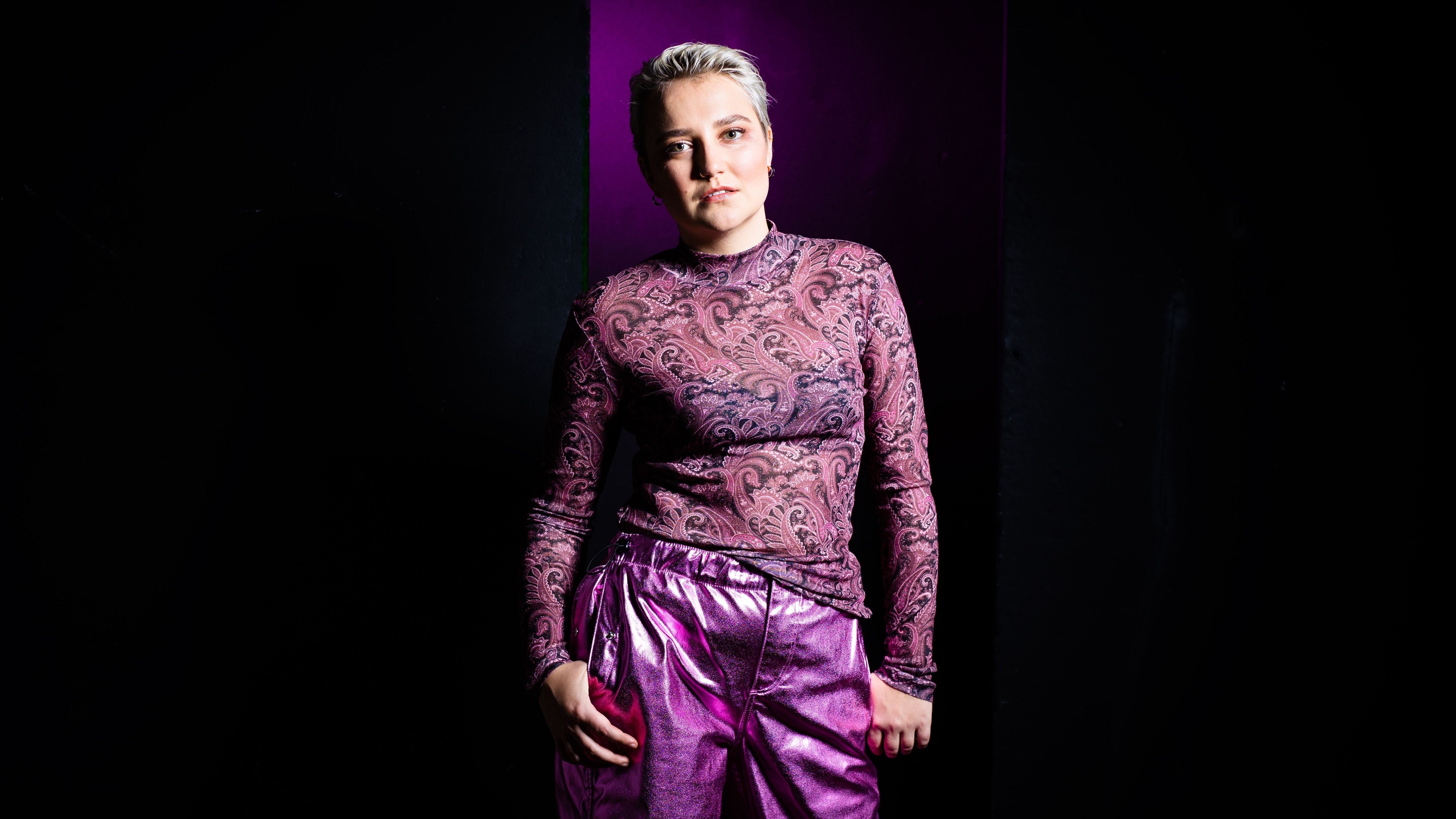 Let's party – und zwar im Alltag. Wer sagt, dass Glitter, Metallic und Co. nur ab 18 Uhr getragen werden, liegt diese Saison falsch.