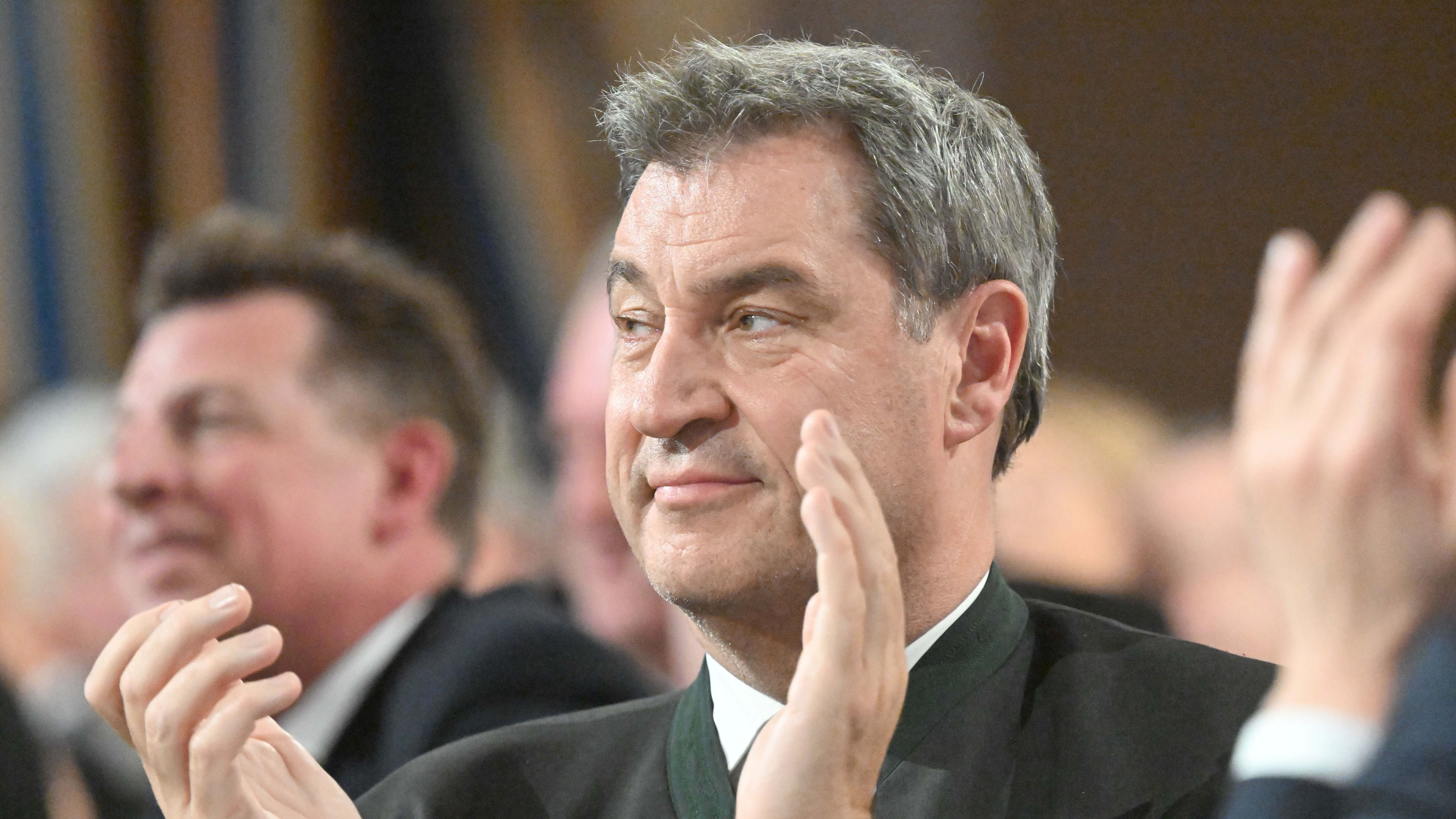 Auf Antrag Markus Söders wird gegen einen österreichischen Politiker wegen Beleidigung ermittelt.