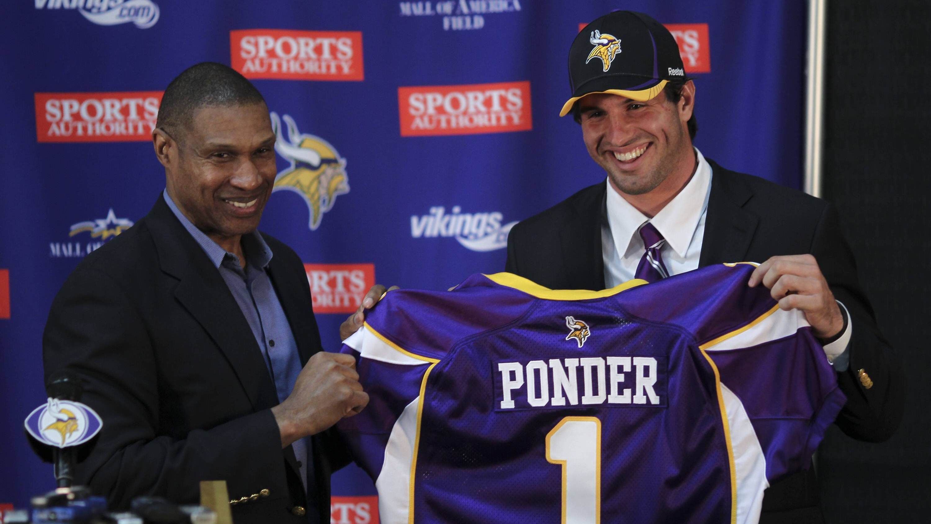 
                <strong>Christian Ponder</strong><br>
                 - Draft: 2011 an 12. Stelle von den Minnesota Vikings - Stationen: Minnesota Vikings 2011 bis 2014, Oakland Raiders 2015, Denver Broncos 2015, San Francisco 49ers 2016 - Karriere 2016 beendet
              