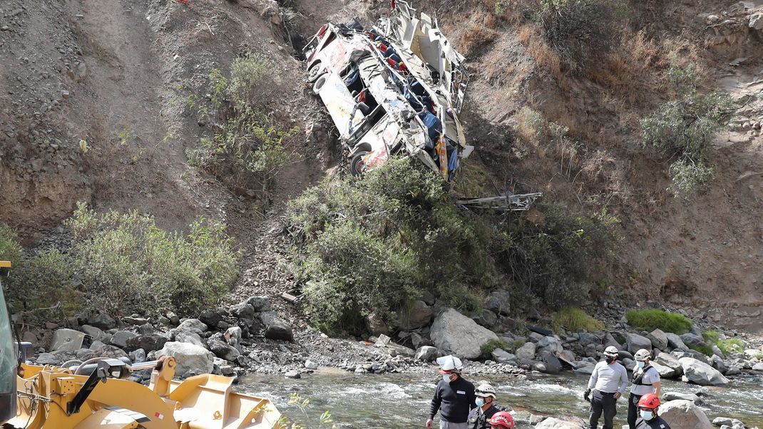 Busunglück in Peru mit mindestens 23 Toten