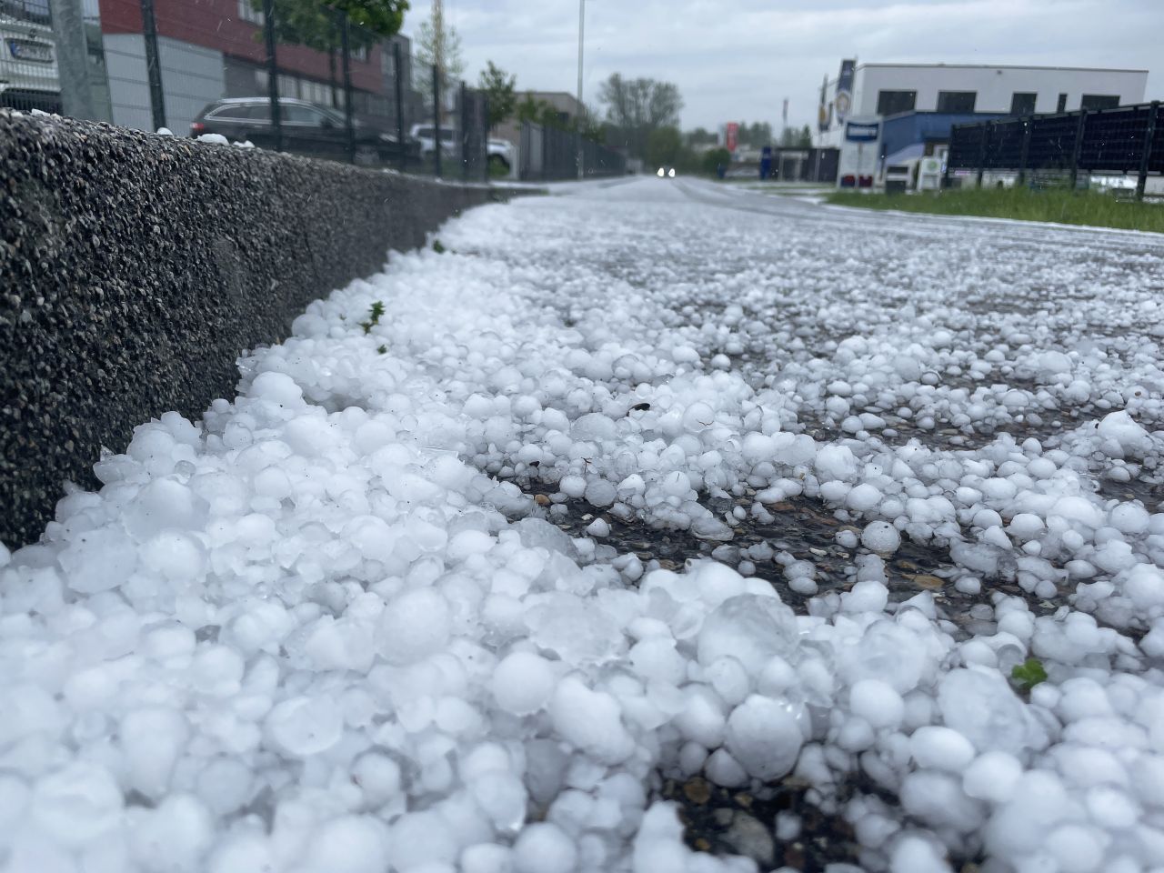 Hagel Wie er entsteht und was du bei Hagelschäden tun kannst Galileo