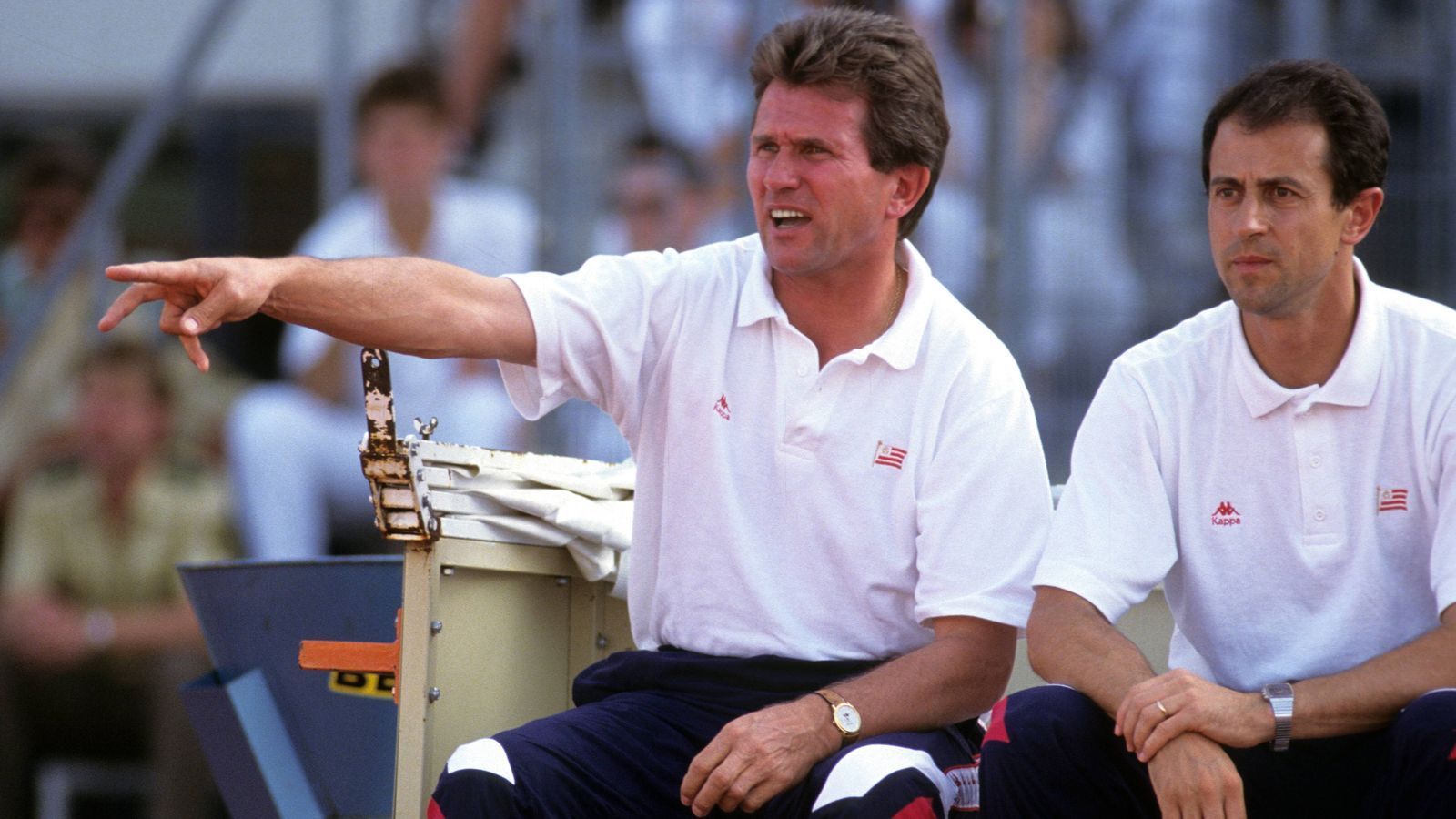 
                <strong>Wohlfühlfaktor Baskenland</strong><br>
                Heynckes zog es nach Spanien, wo er lockerer wurde, aber nicht unbedingt erfolgreicher. Von 1992 bis 1994 arbeitete er bei Athletic Bilbao, lernte Spanisch und wurde langsam aber sicher von "Osram" zu "Don Jupp". Ihm gefiel die baskische Art.
              